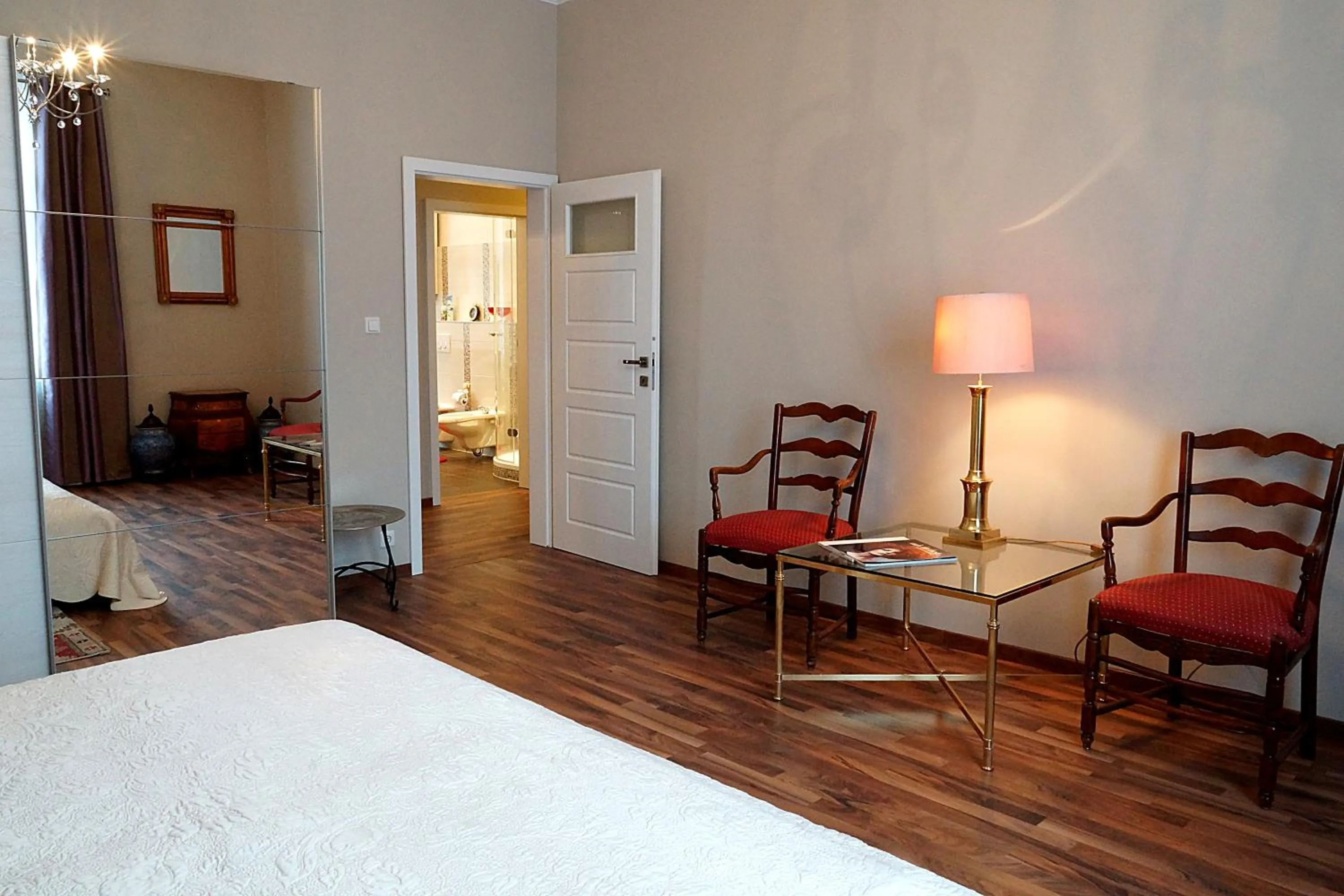 Bedroom, Bed in Vip Apartment an den Thermen