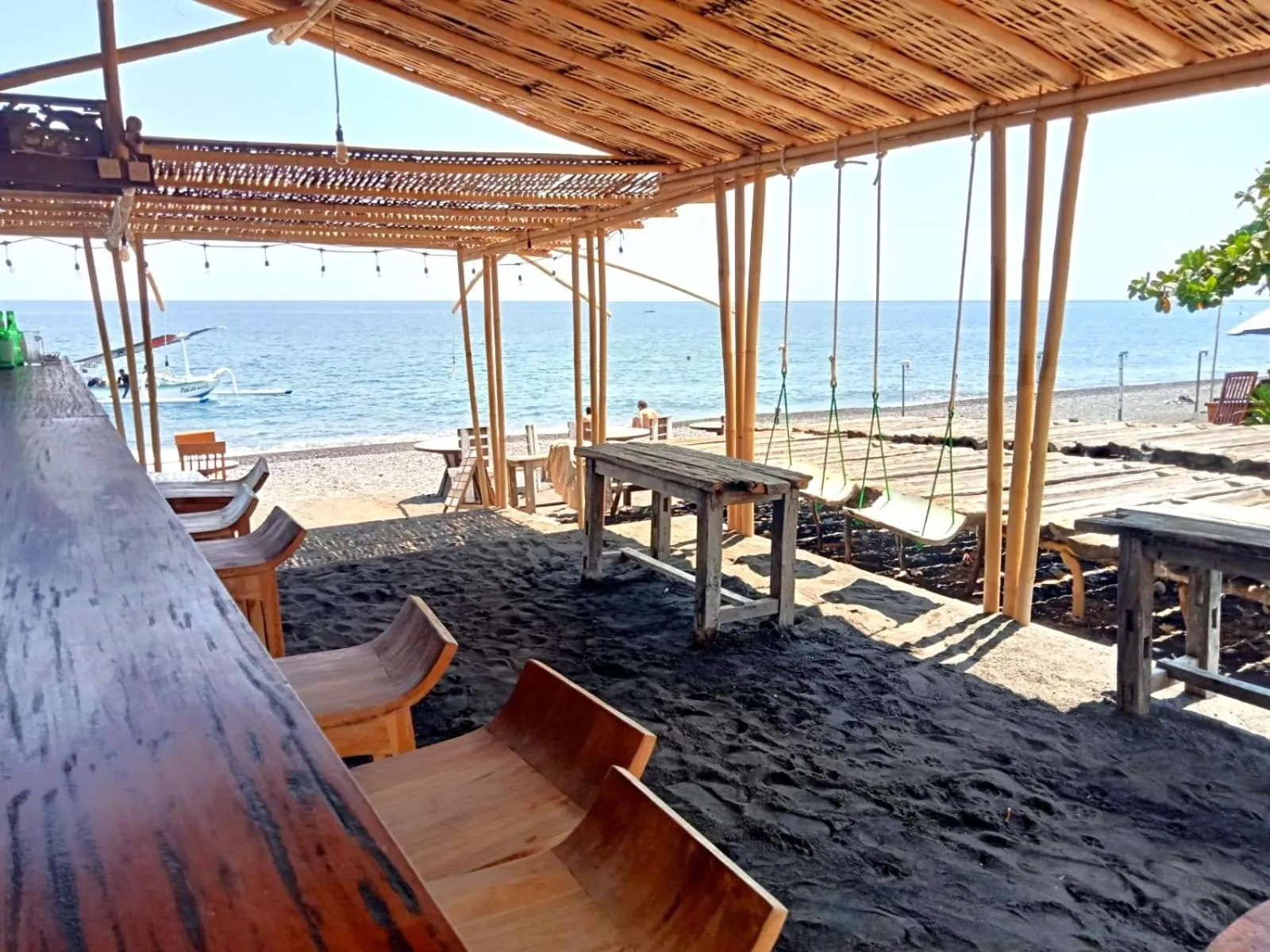 Restaurant/places to eat in Classic Beach Villas