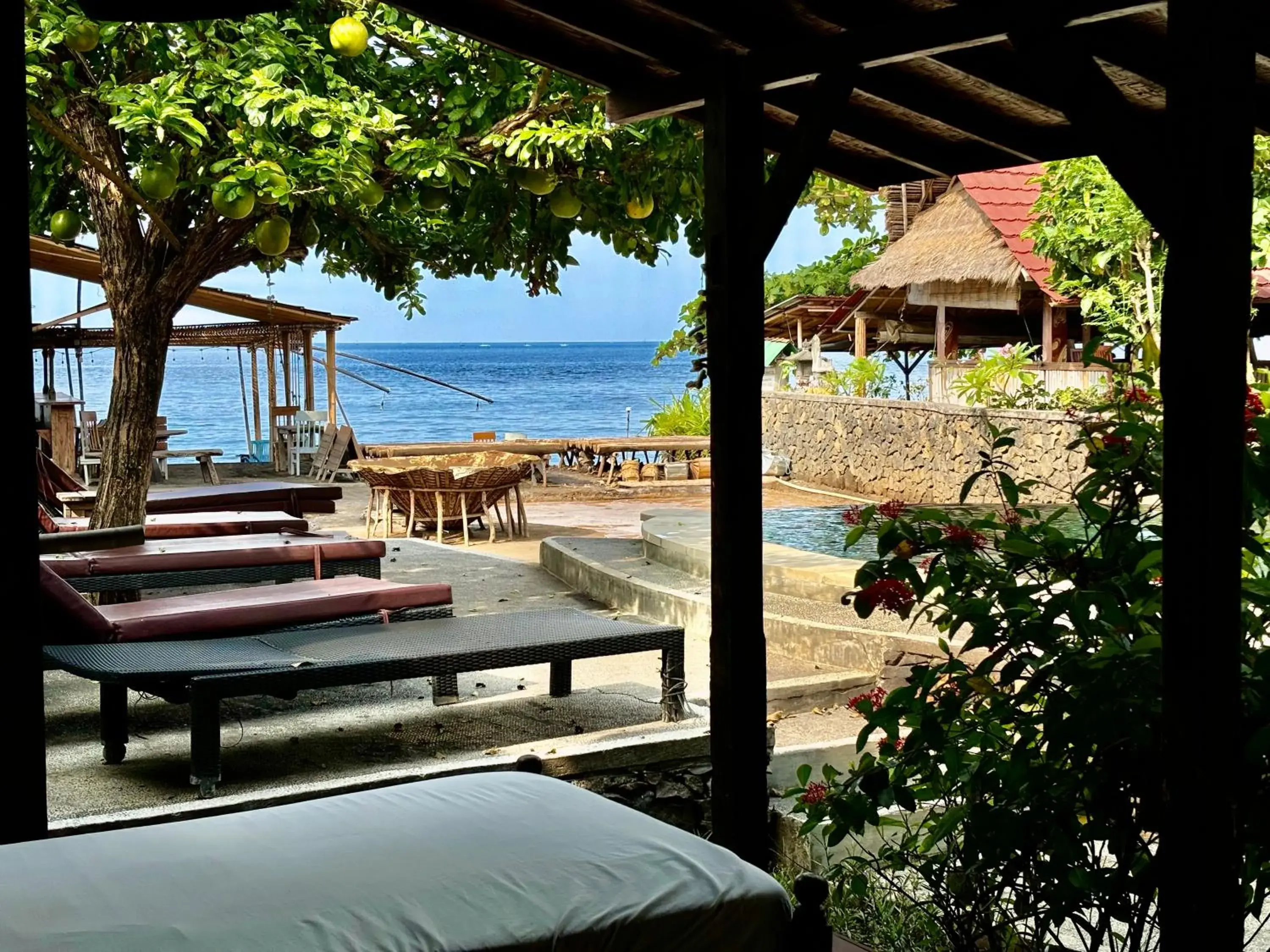 Deluxe Double Room with Side Sea View in Classic Beach Villas Deluxe Double Room with Side Sea View in Classic Beach Villas