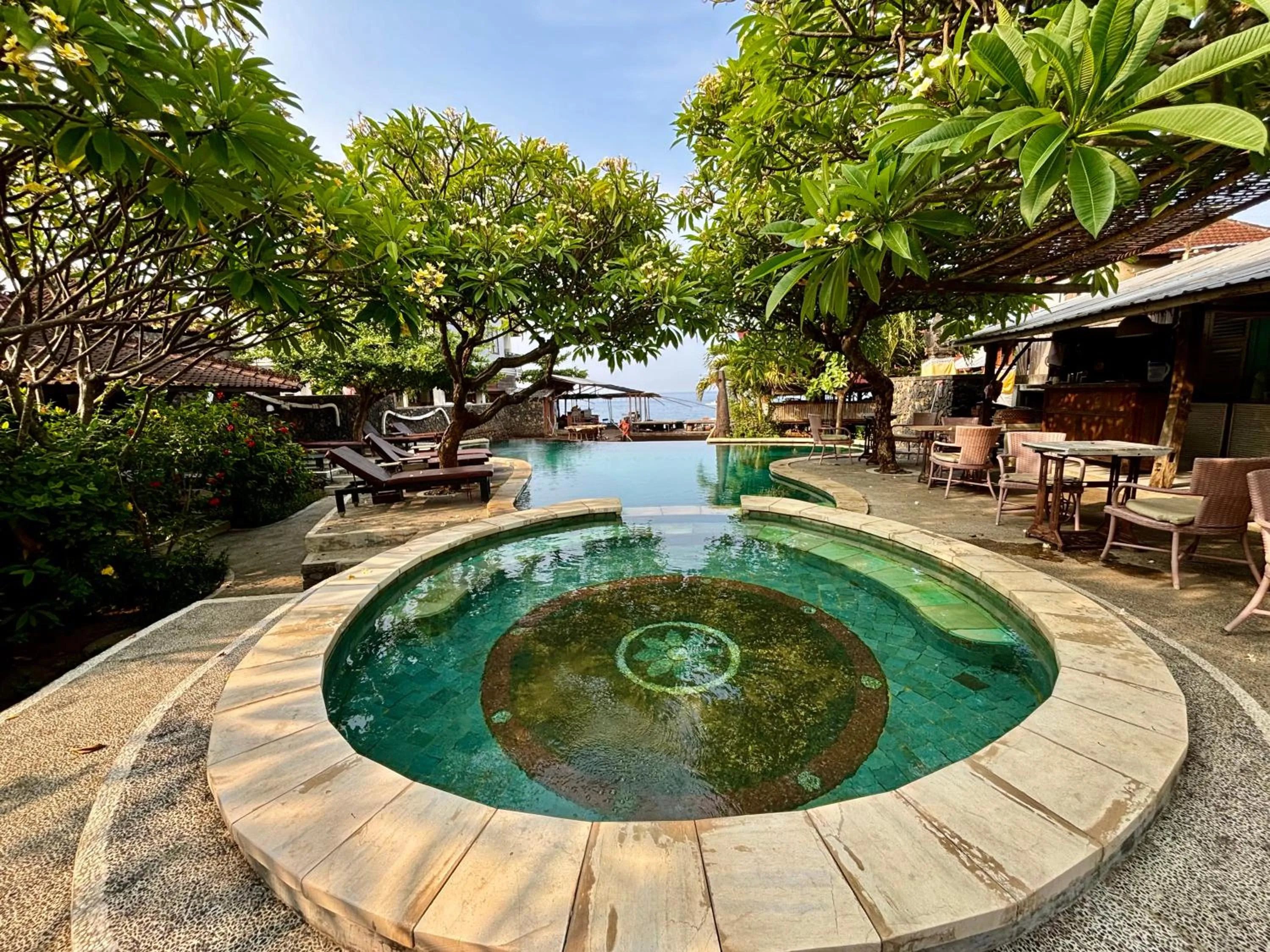 Restaurant/places to eat in Classic Beach Villas