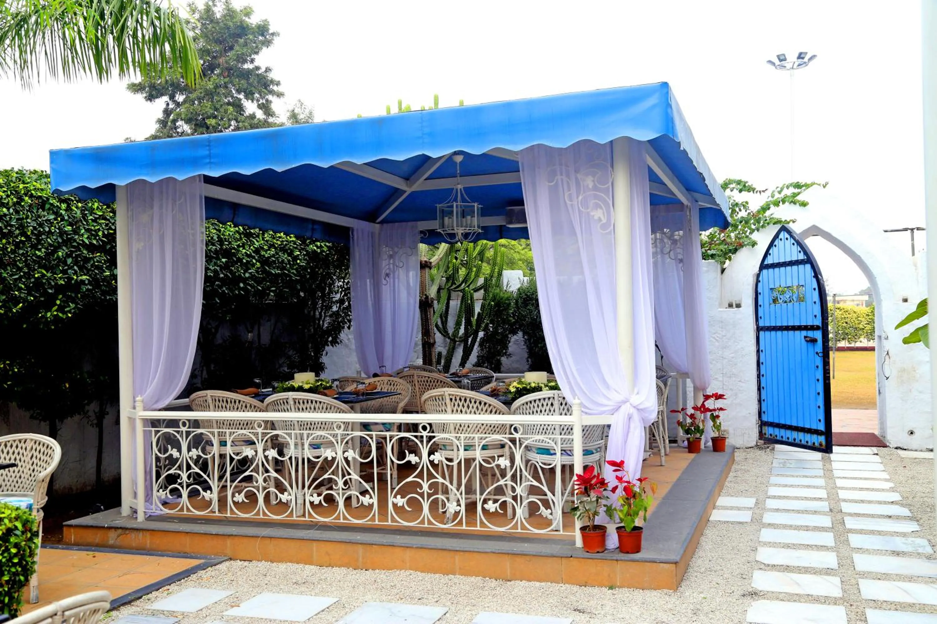 Area and facilities in Regent Park Hotel