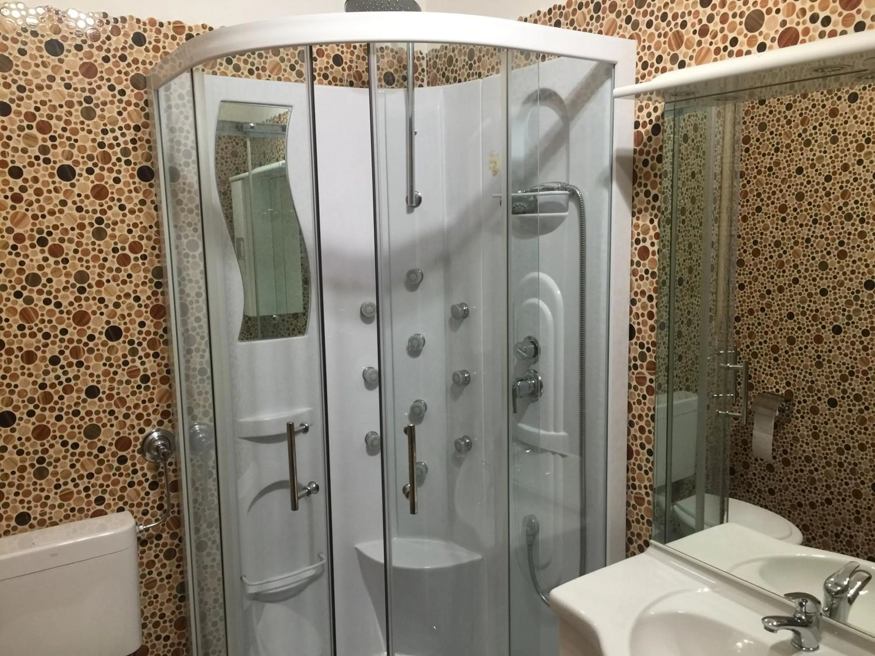 Shower in Casina Dei Marsi