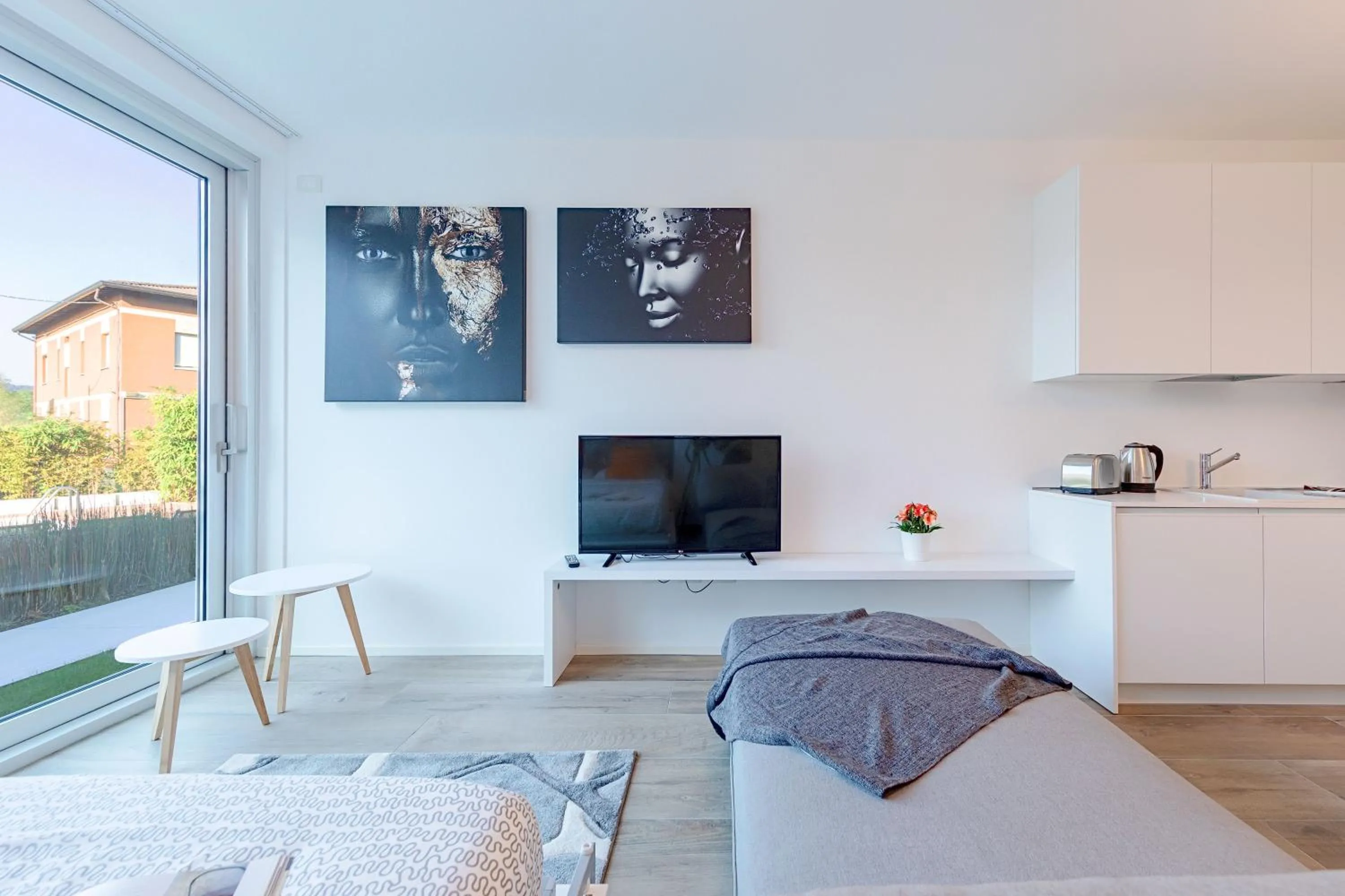 TV and multimedia, Bed in Bristol Exclusive by Wonderful Italy