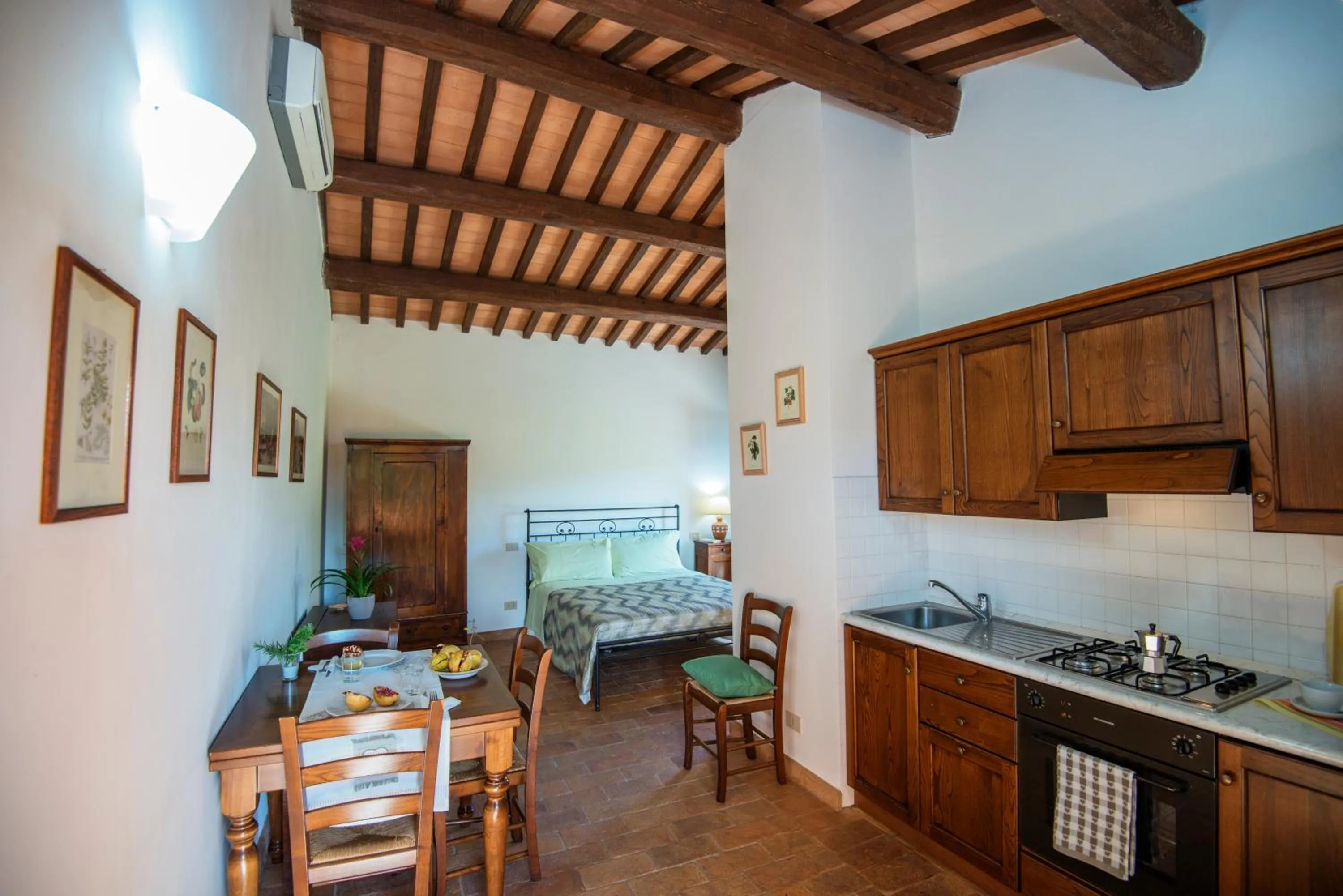 Kitchen or kitchenette in Agriturismo Olmo Bello
