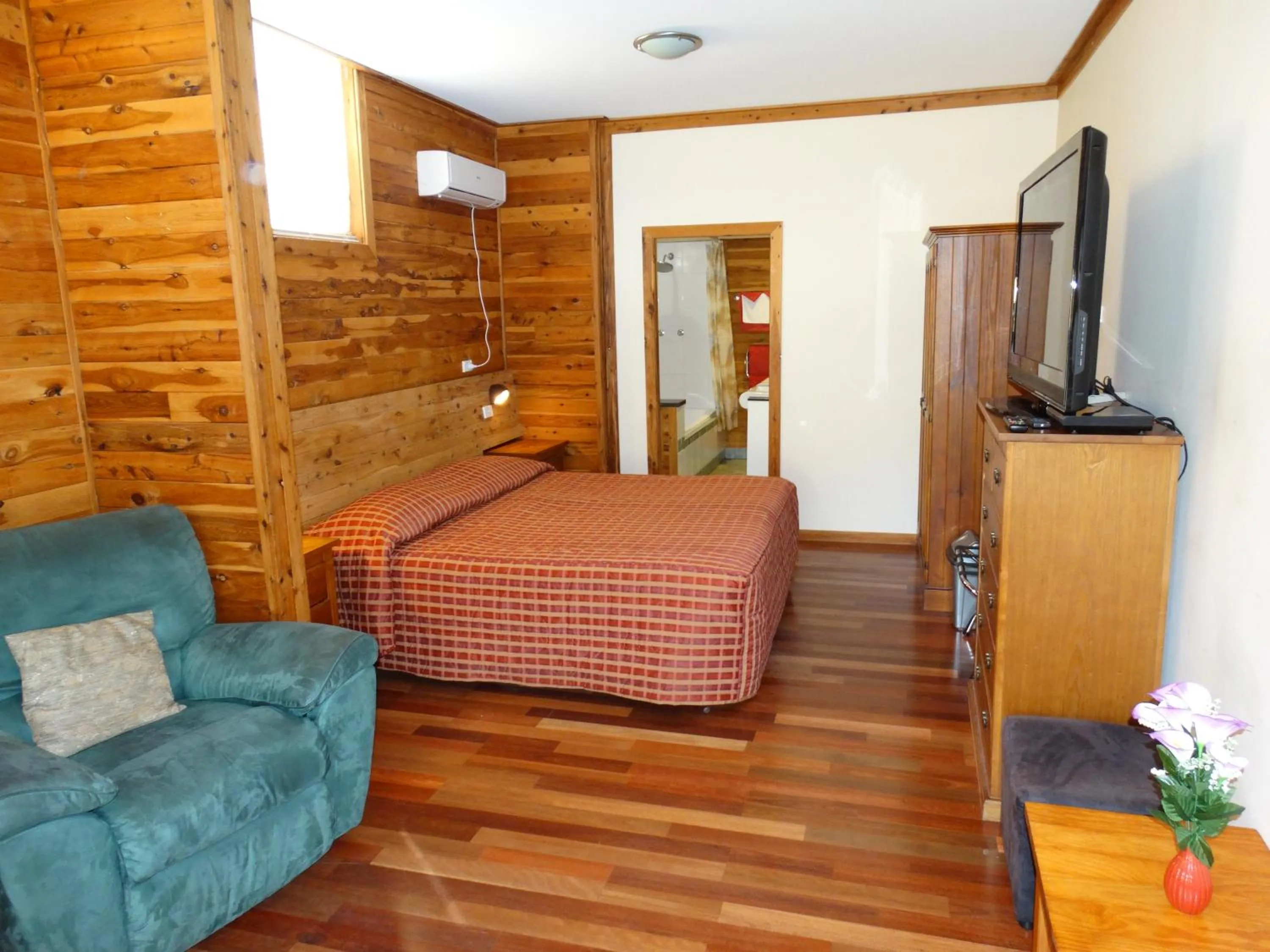 Bed in Brooklyn Motel