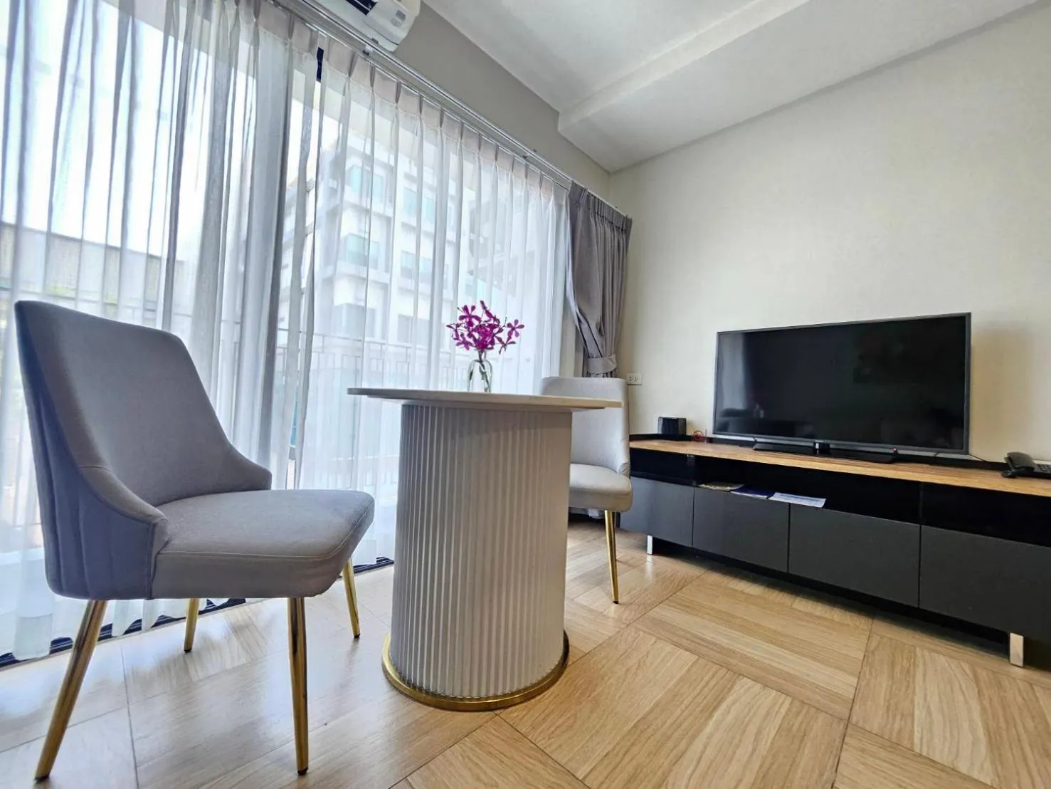 Living room in Chiva Bangkok Hotel