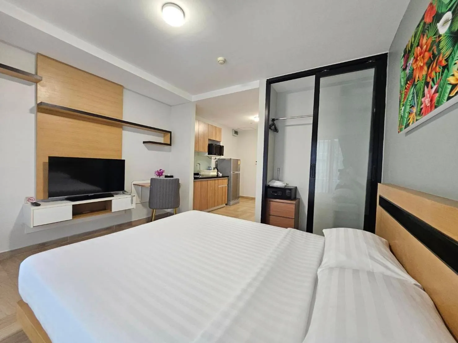 Bedroom, Bed in Chiva Bangkok Hotel