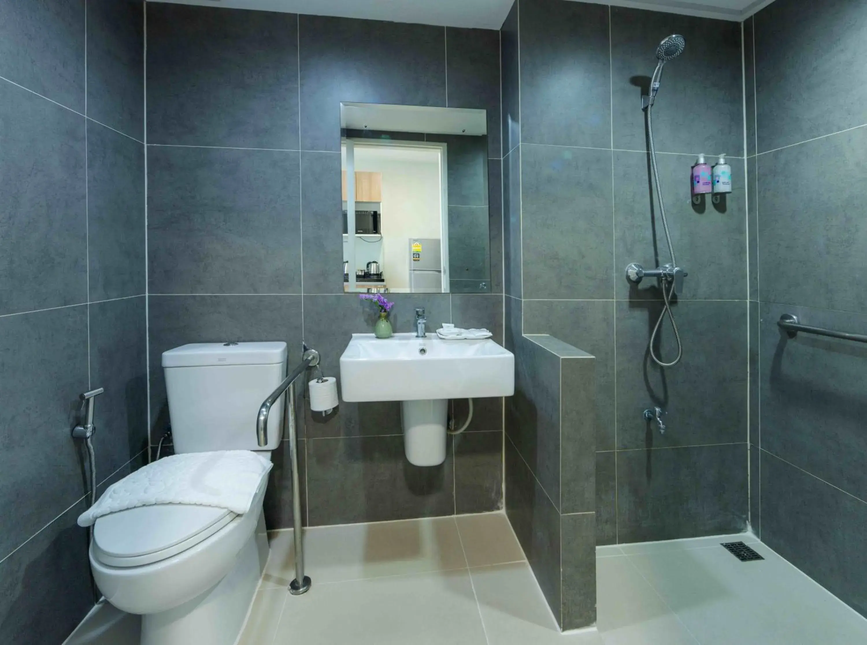 Studio Deluxe Queen in Chiva Bangkok Hotel - SHA Plus Studio Deluxe Queen in Chiva Bangkok Hotel - SHA Plus