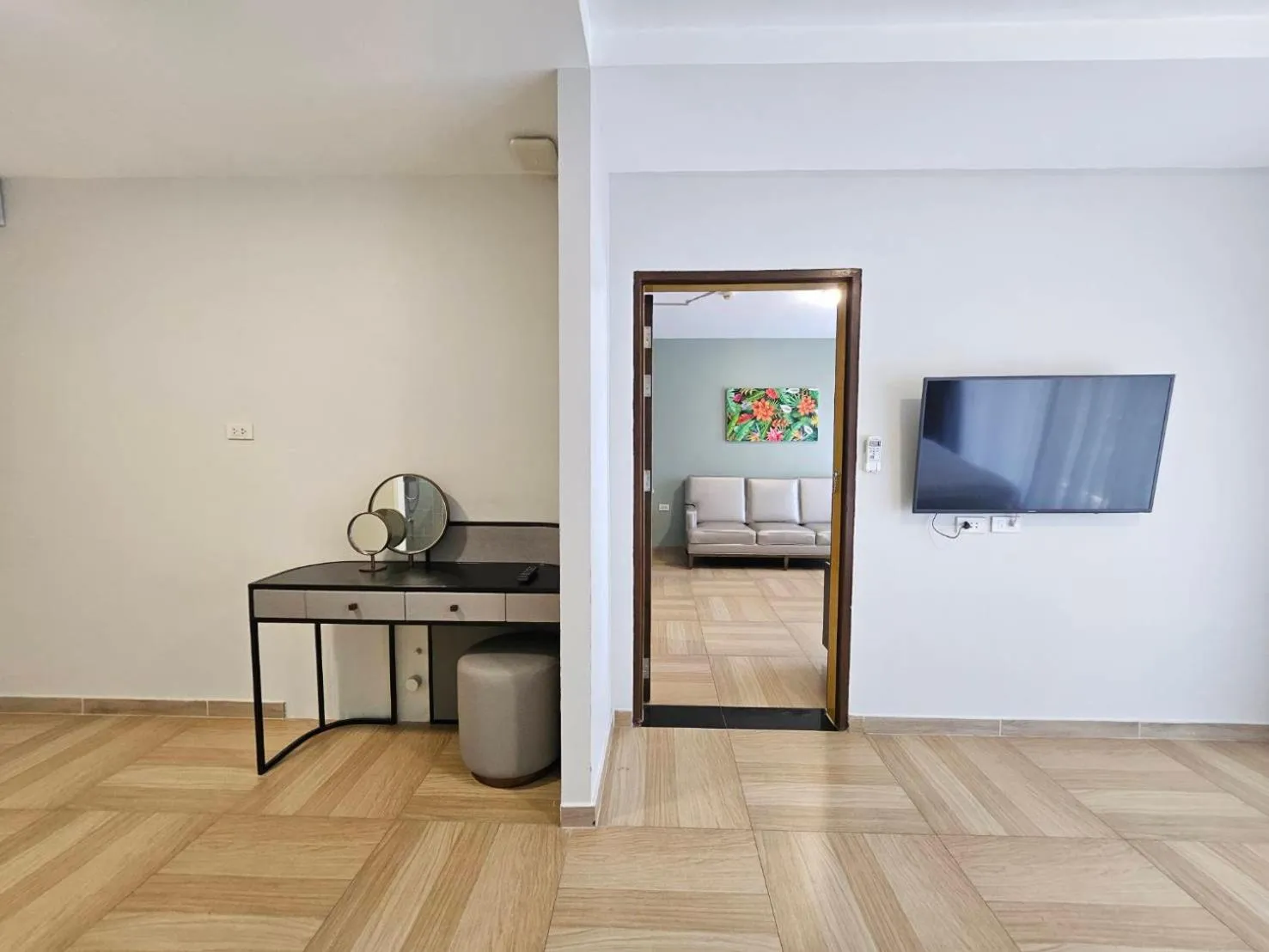 TV and multimedia in Chiva Bangkok Hotel