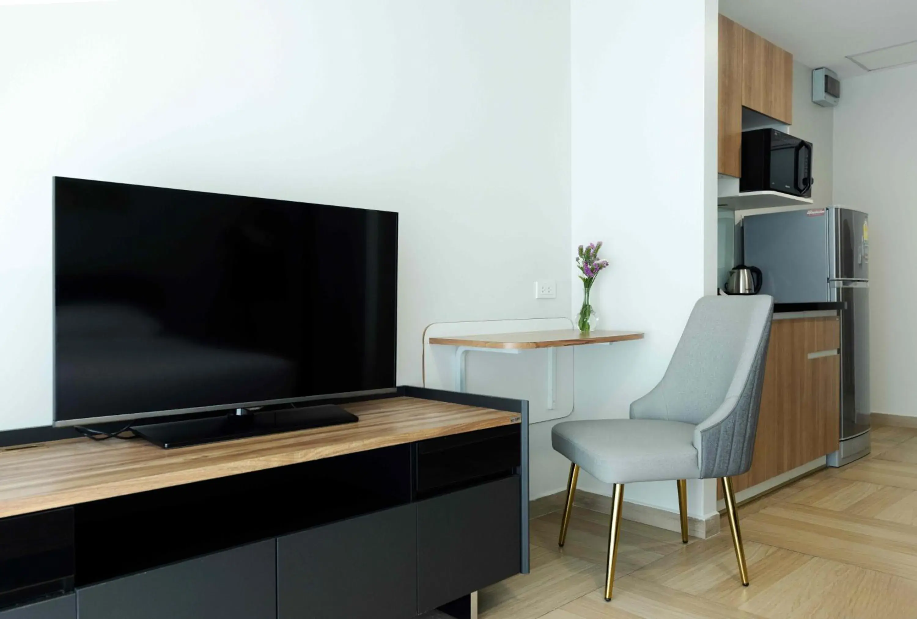 Studio Queen in Chiva Bangkok Hotel - SHA Plus Studio Queen in Chiva Bangkok Hotel - SHA Plus