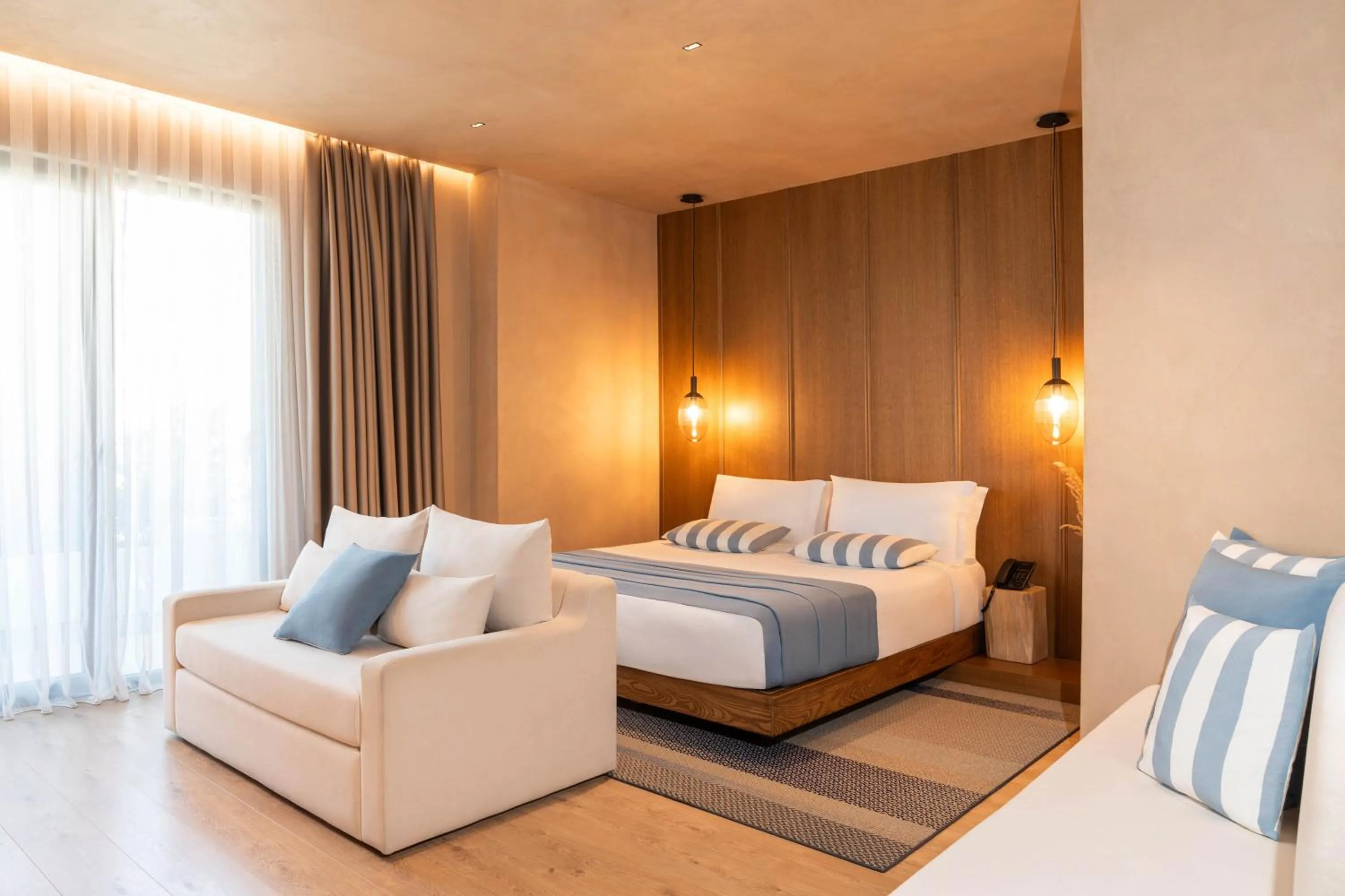 Bedroom, Bed in Flower Hotels & Resorts