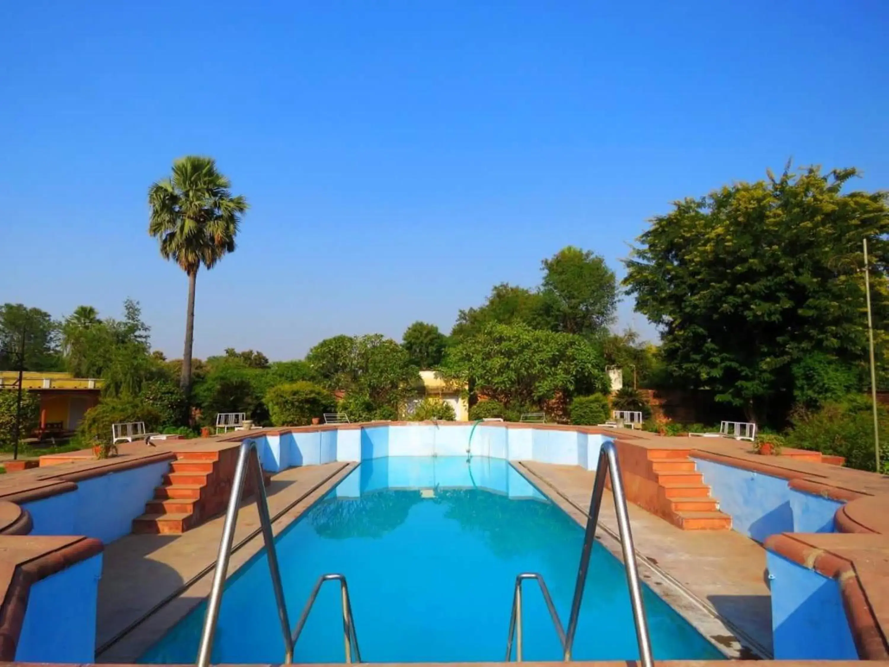 Swimming pool in Bhanwar Vilas Palace Swimming pool in Bhanwar Vilas Palace