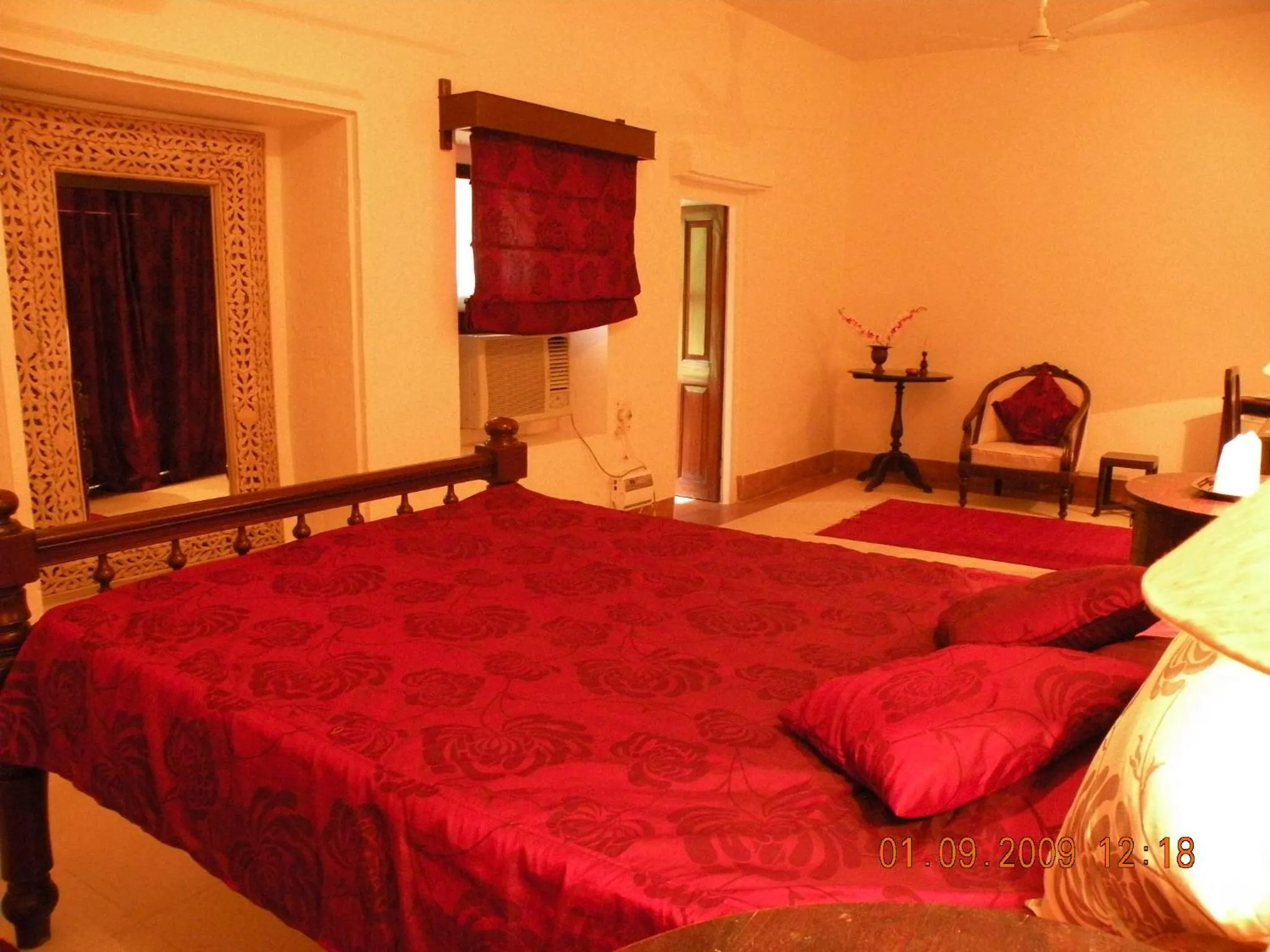Bed in Bhanwar Vilas Palace