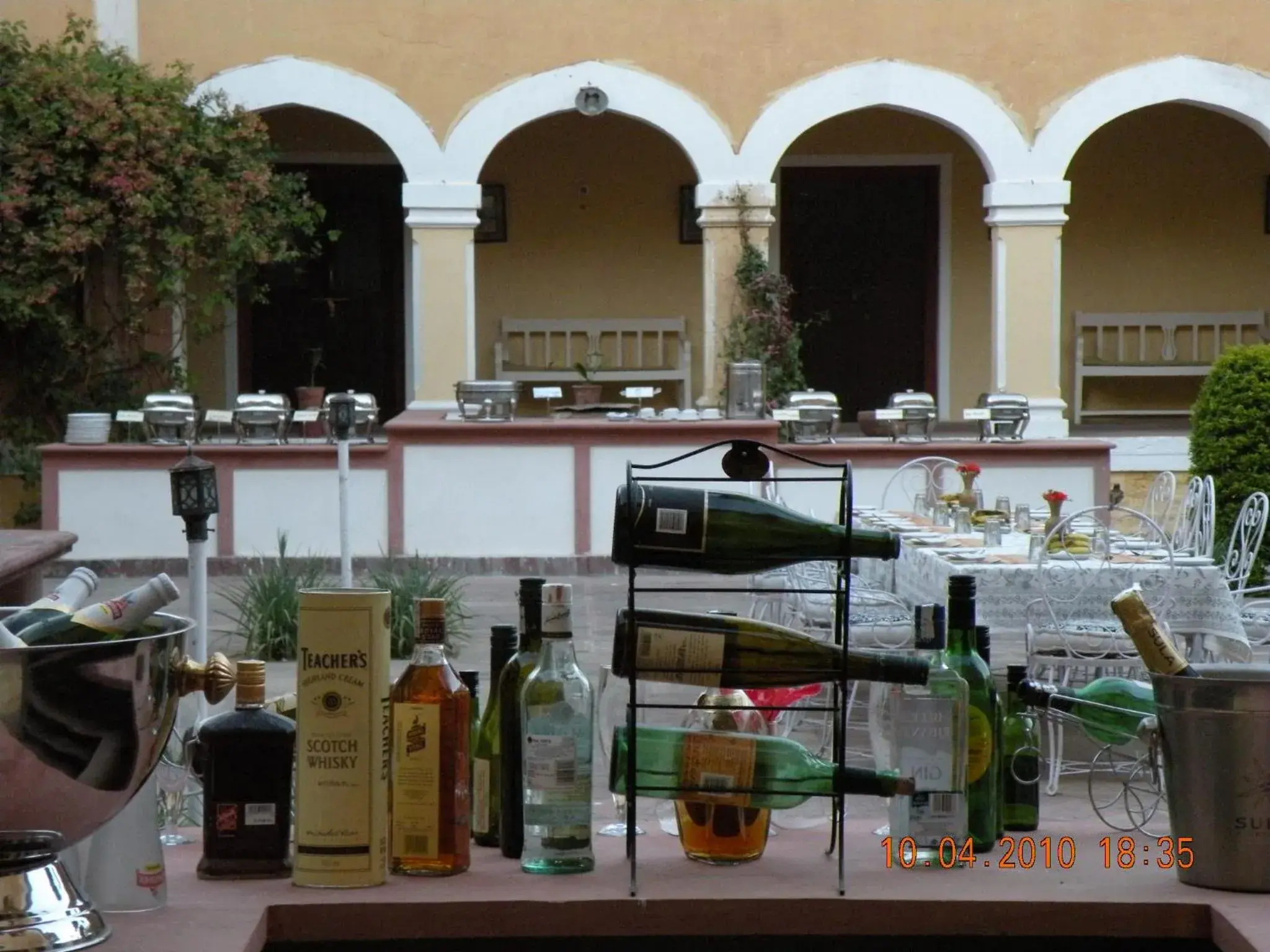 Food and drinks in Bhanwar Vilas Palace Food and drinks in Bhanwar Vilas Palace