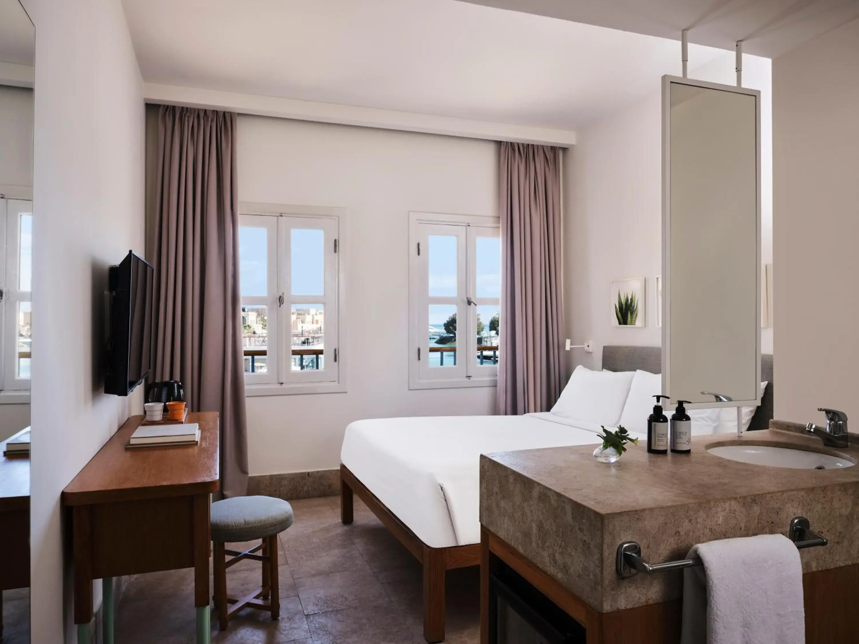 Superior Marina View - single occupancy in Captain's Inn Hotel Superior Marina View - single occupancy in Captain's Inn Hotel