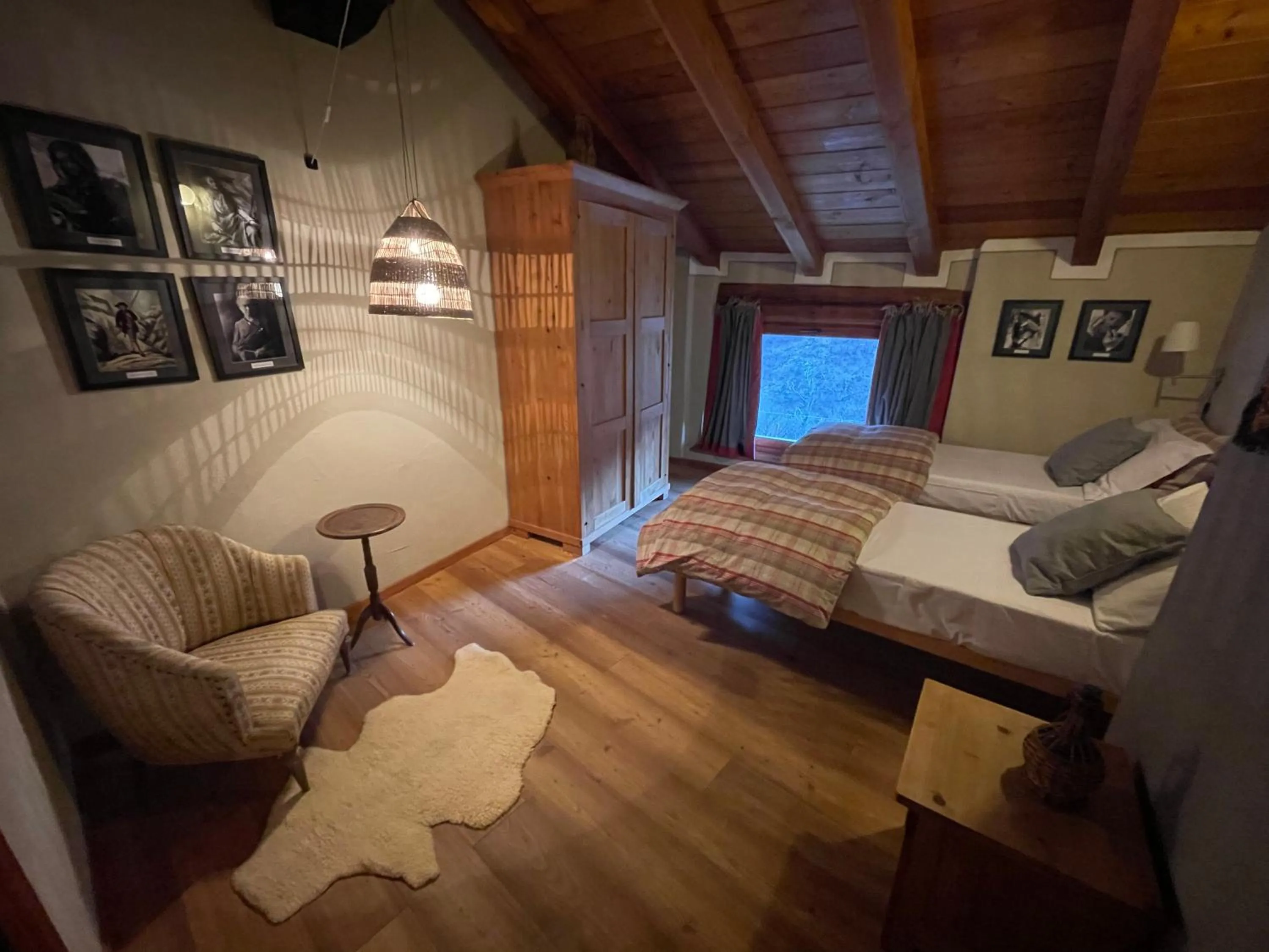 Photo of the whole room, Bed in Maison de Noé