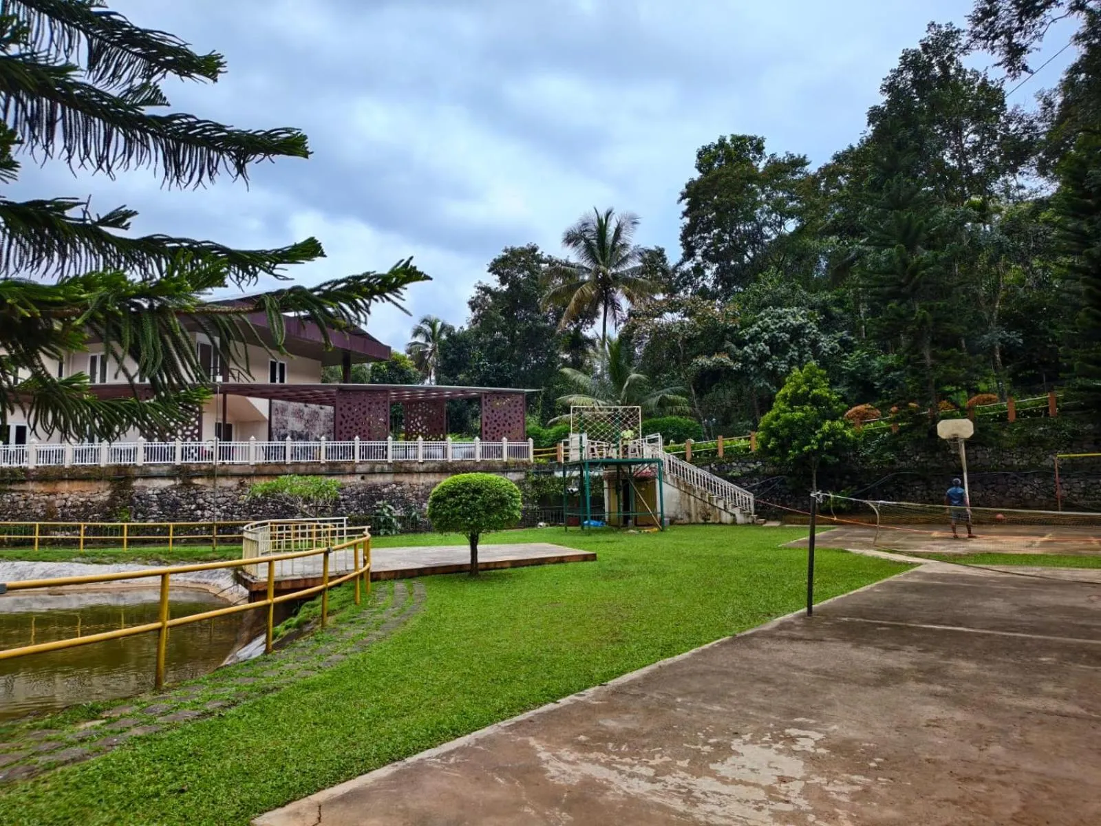 Broad Bean Resort & Spa