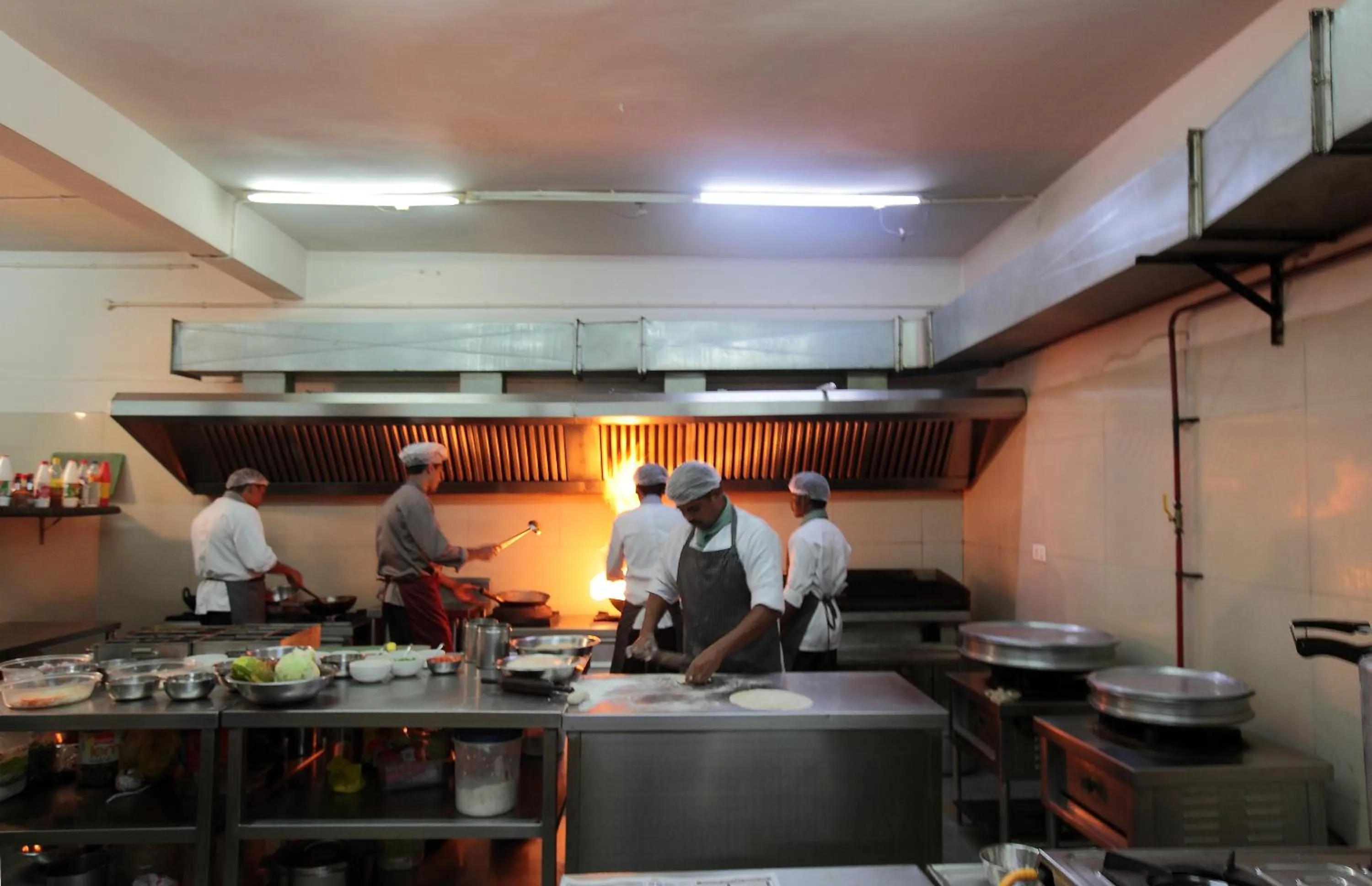 Kitchen or kitchenette in Broad Bean Resort & Spa