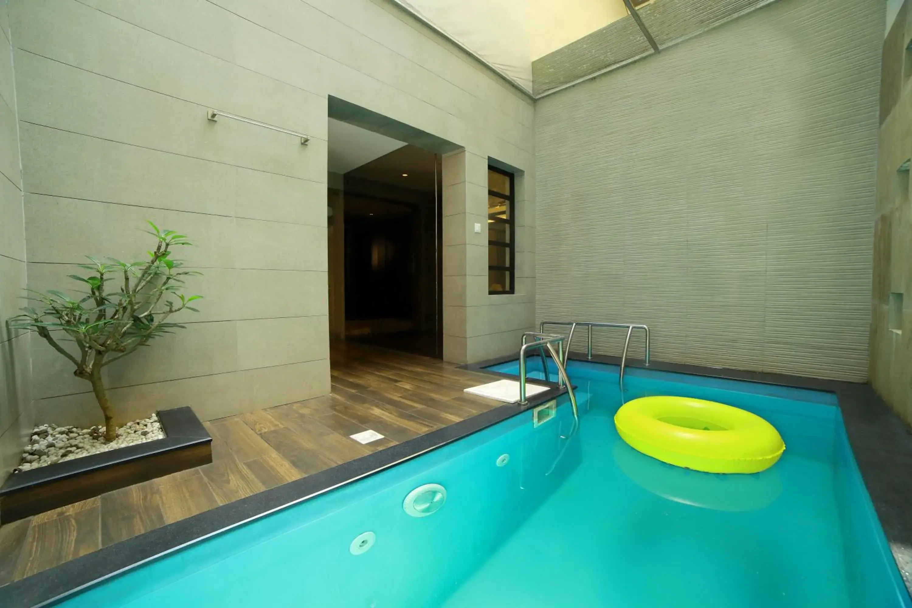 Swimming pool in Broad Bean Resort & Spa Swimming pool in Broad Bean Resort & Spa