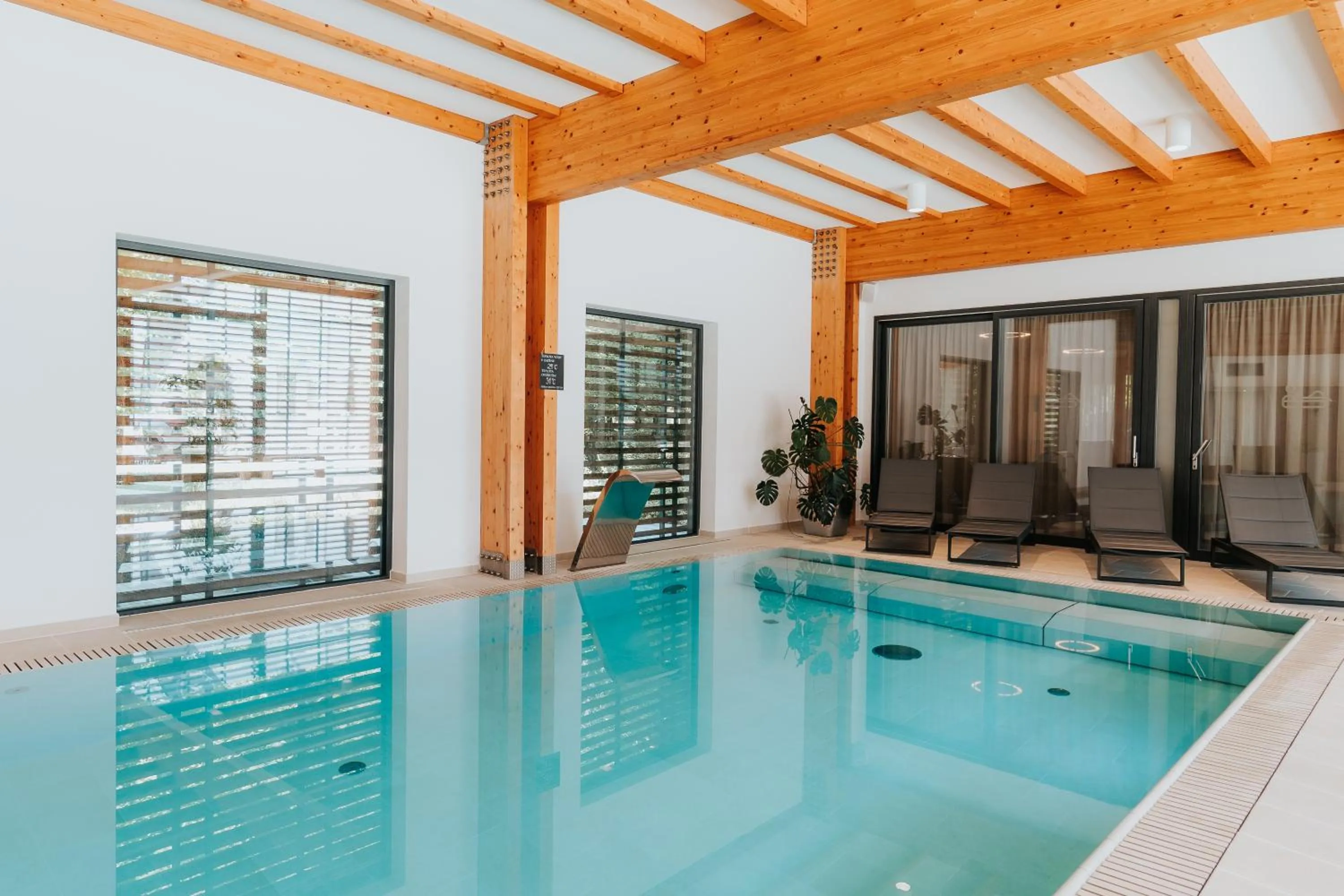Swimming pool in Hotel Château Gbeľany