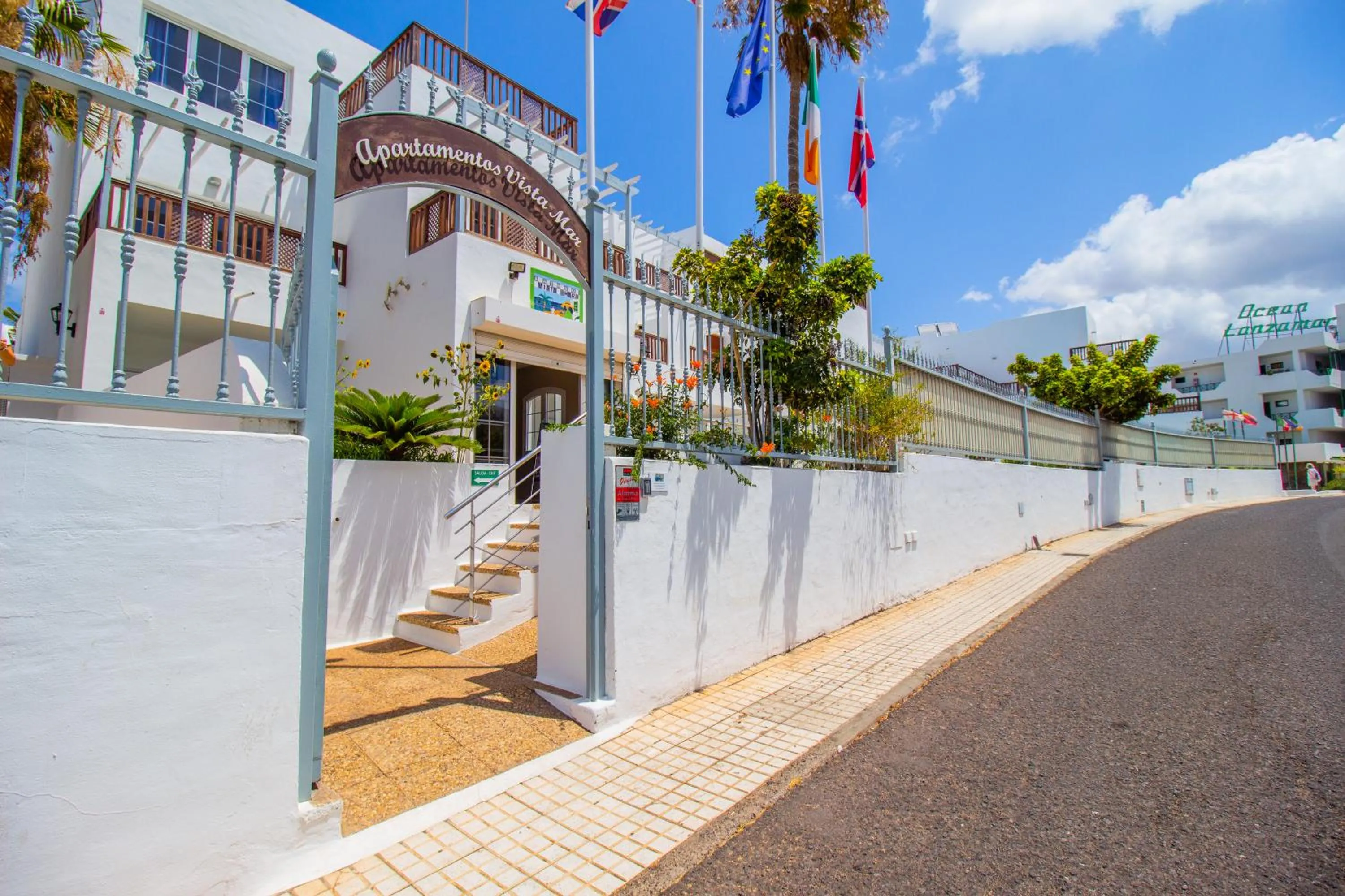 Property building in Vista Mar Apartamentos