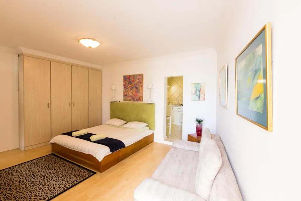Photo of the whole room, Bed in Ocean Breeze Bloubergstrand