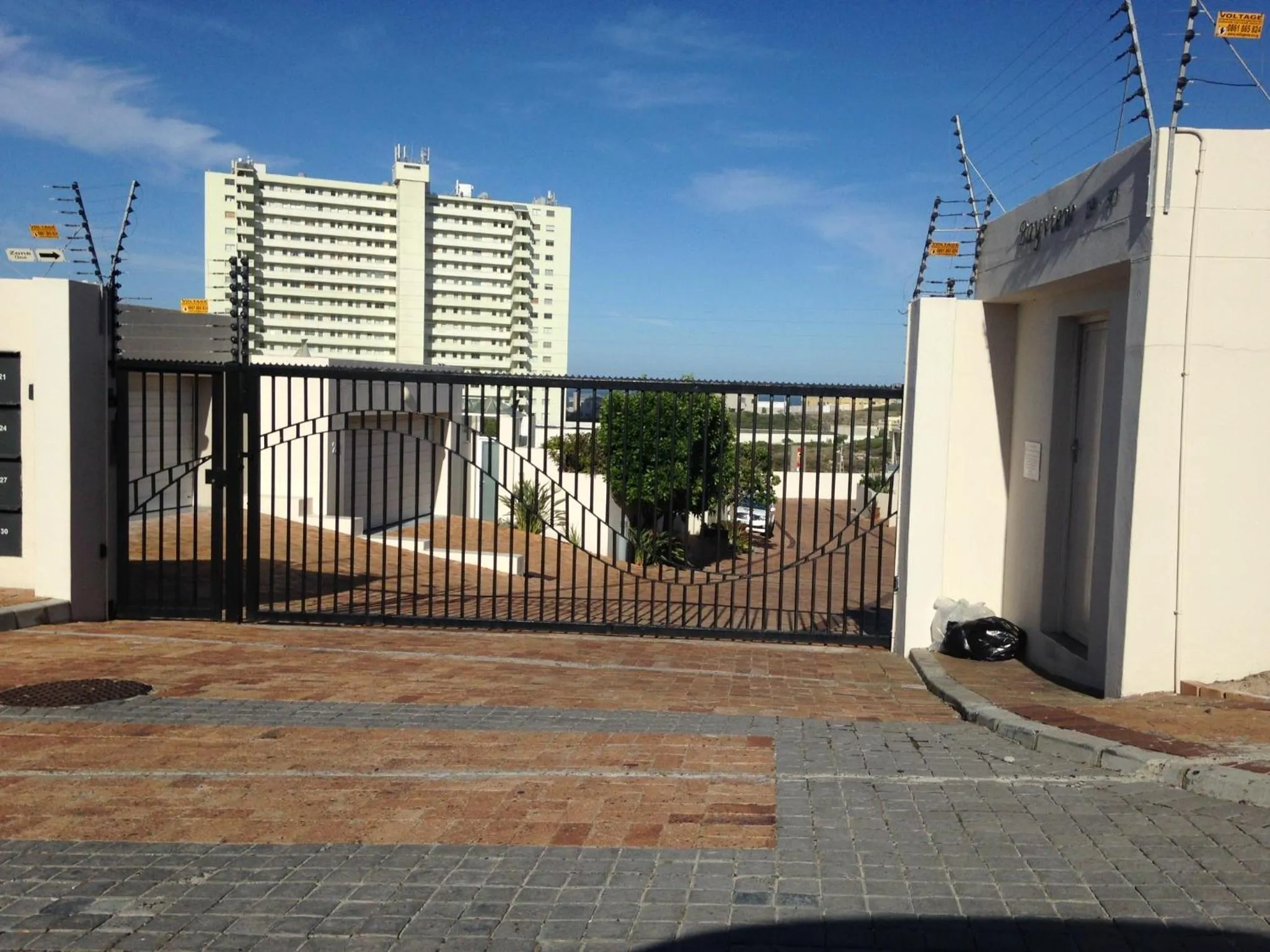 Property building in Ocean Breeze Bloubergstrand