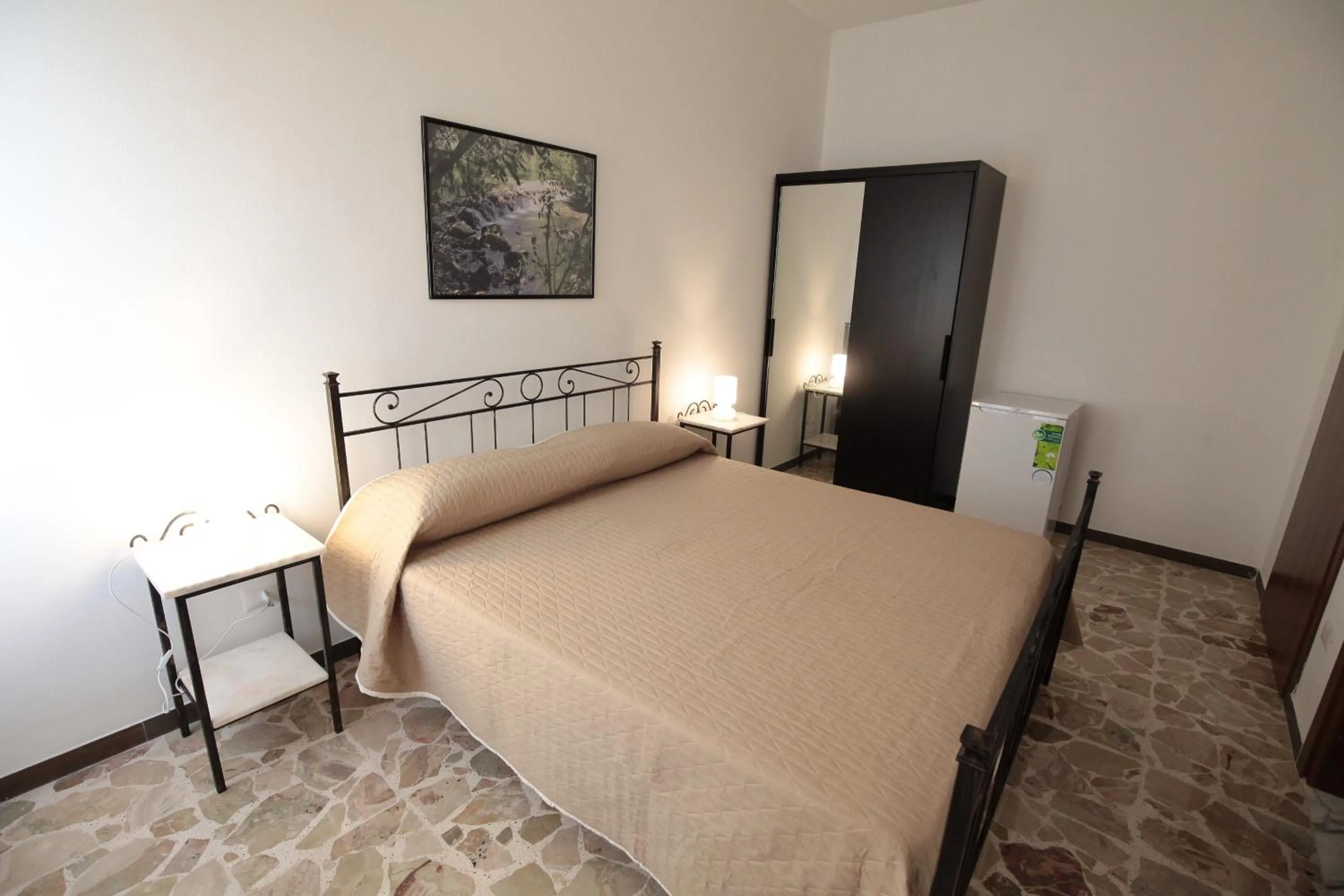 Photo of the whole room, Bed in B&B Tarì