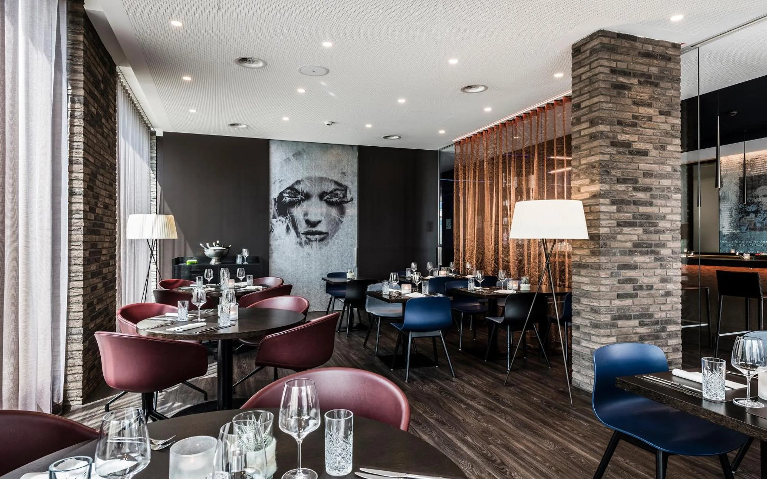 Restaurant/places to eat in b-smart hotel Bendern