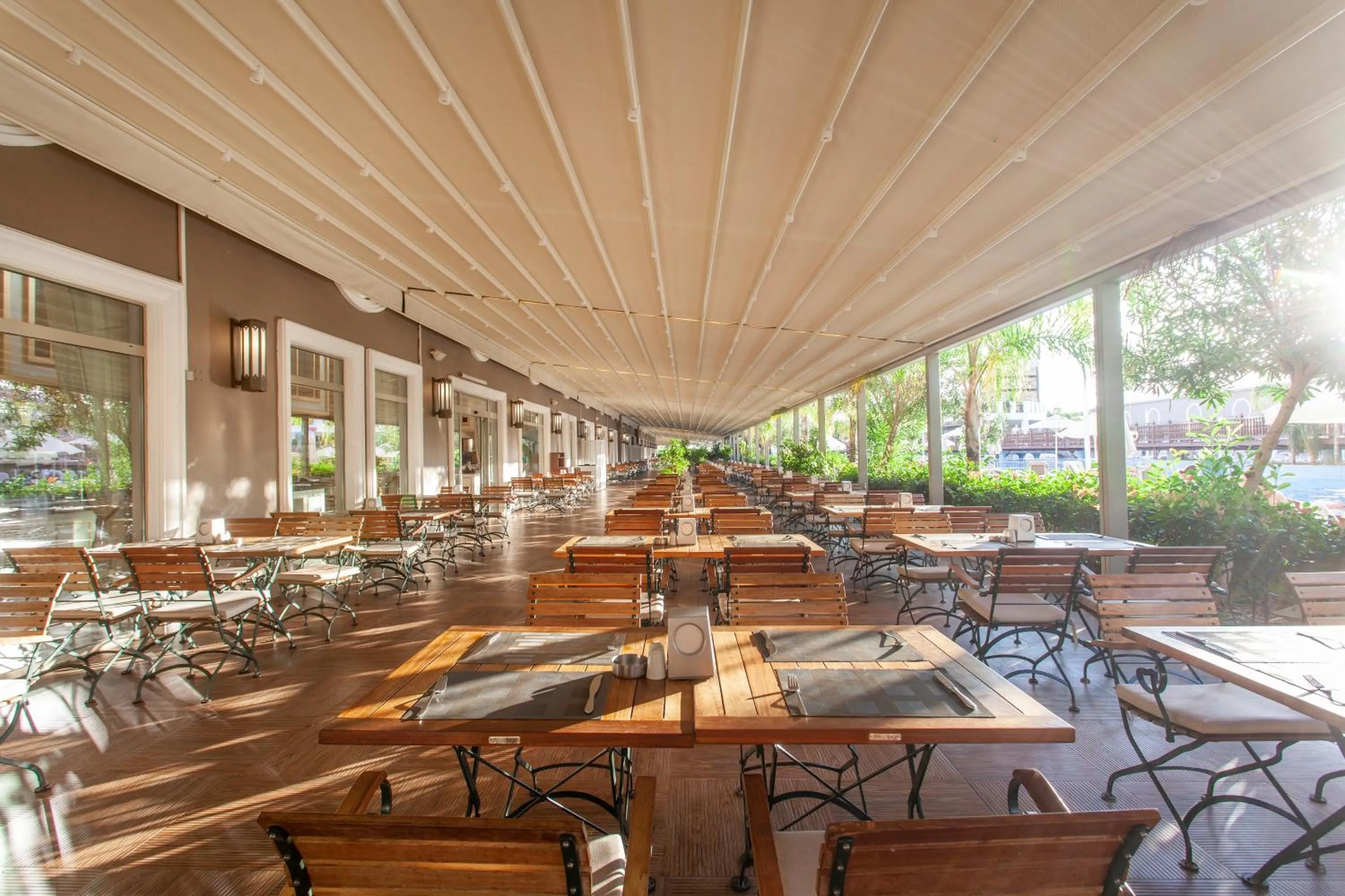 Restaurant/places to eat in Haydarpasha Palace Hotel