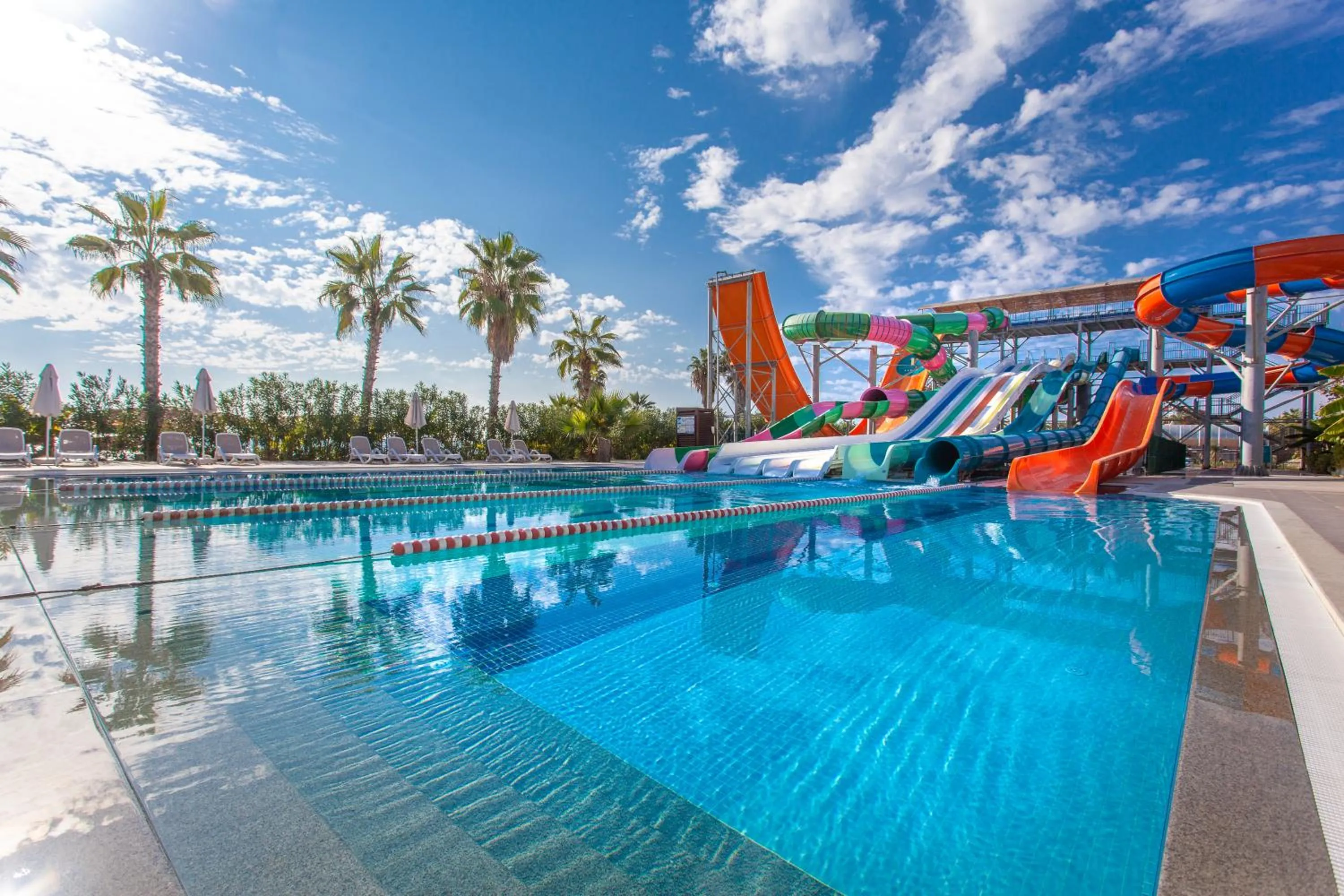 Swimming pool in Haydarpasha Palace Hotel