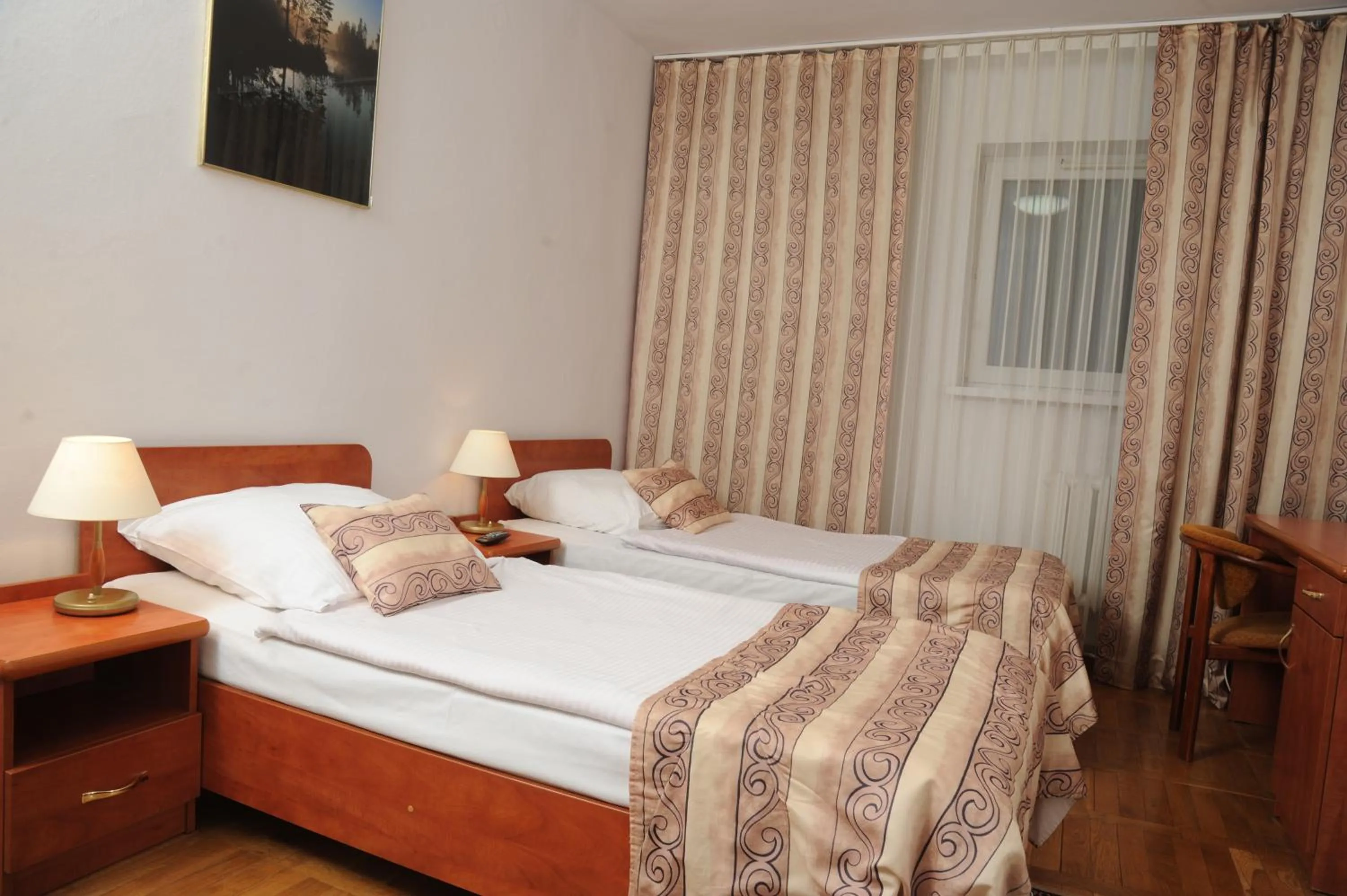 Economy Twin Room in Dedal
