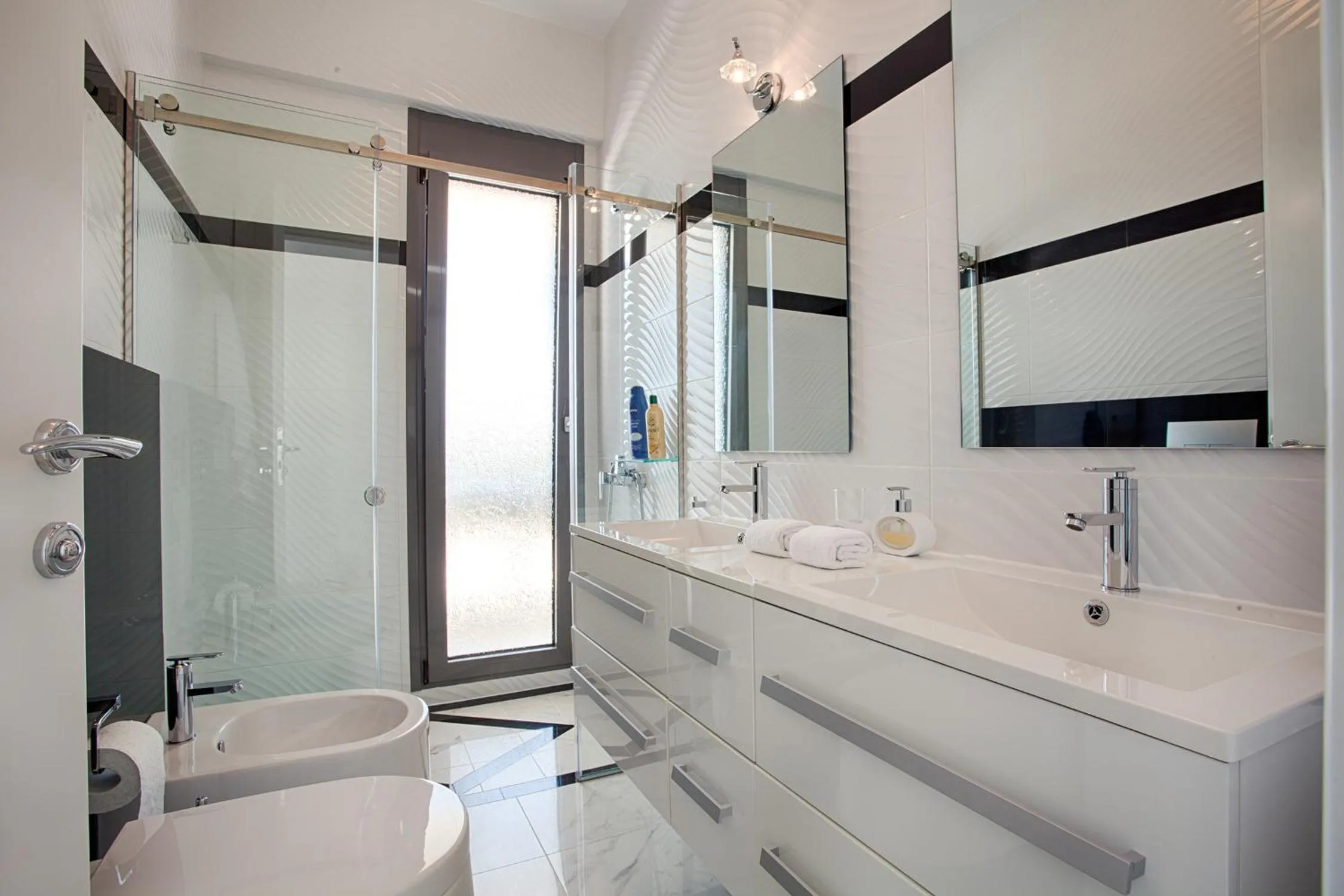 Bathroom in Villa White Pearl