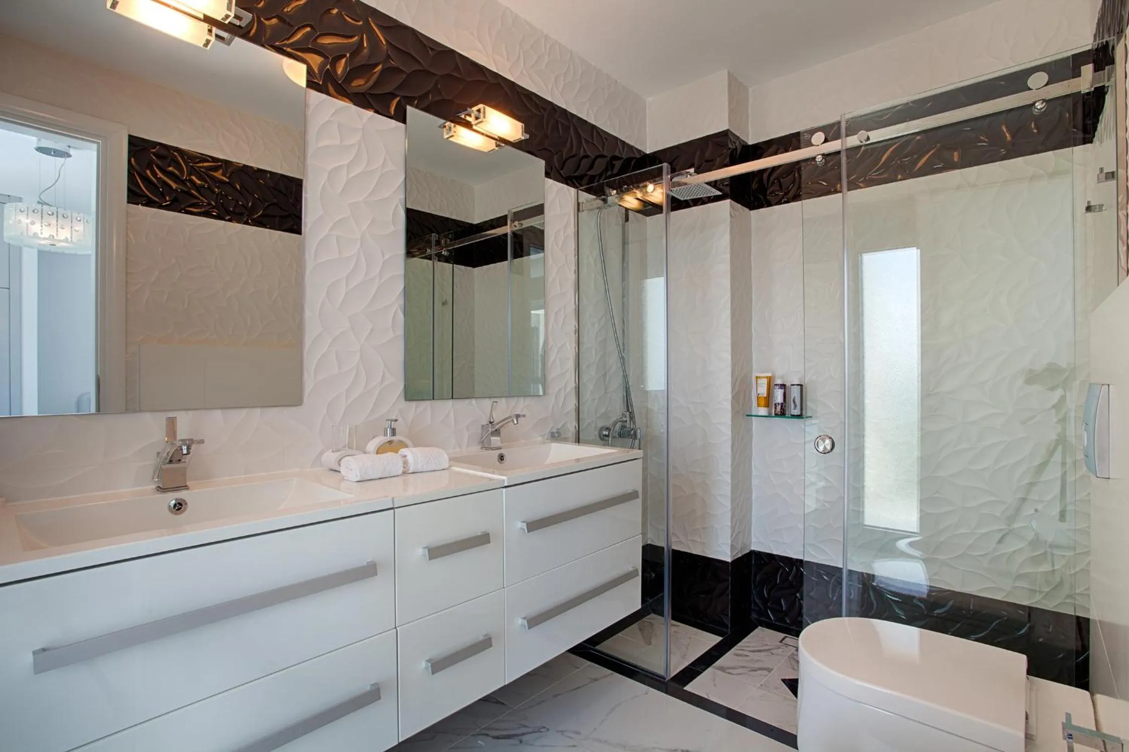 Bathroom in Villa White Pearl