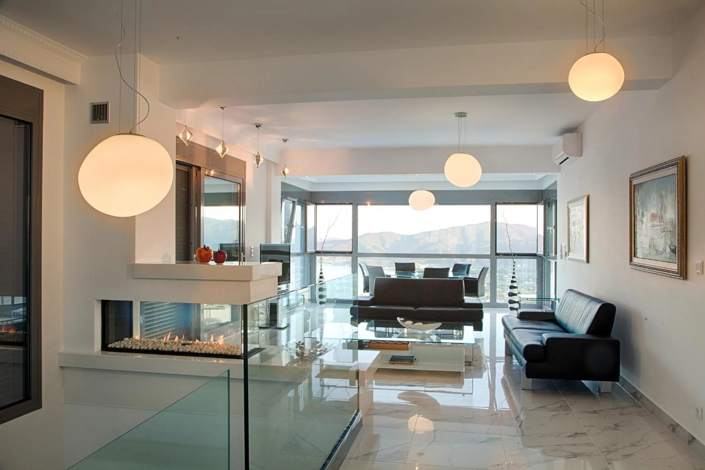 Communal lounge/ TV room in Villa White Pearl
