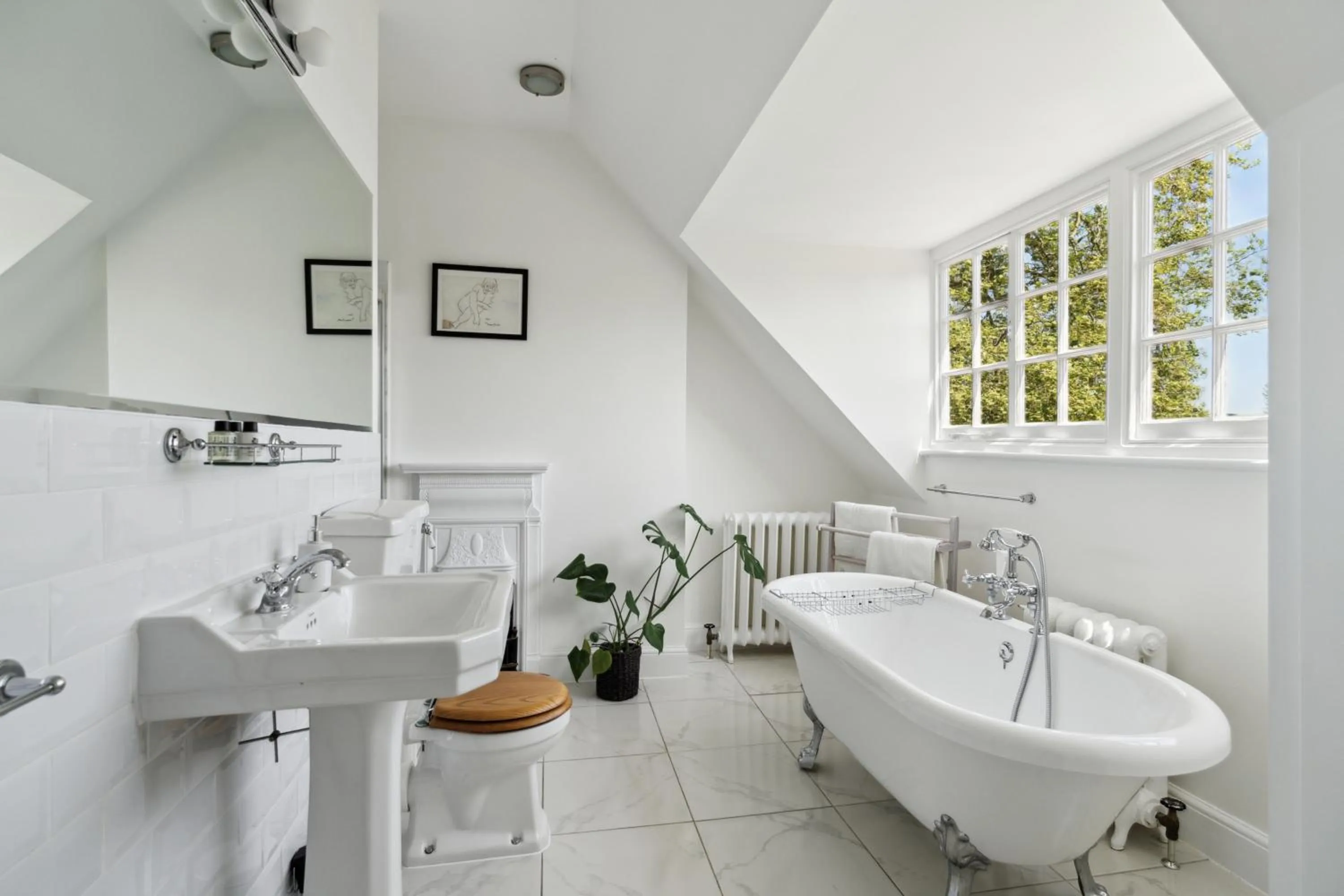 Bathroom in River Arts Club