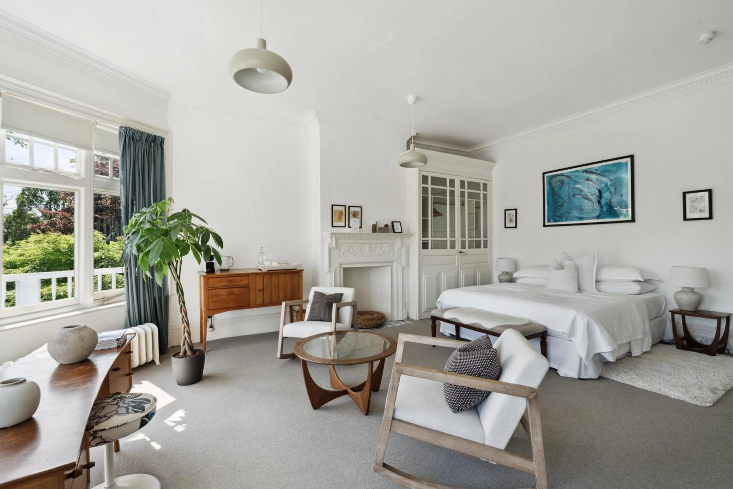 Bedroom, Bed in River Arts Club