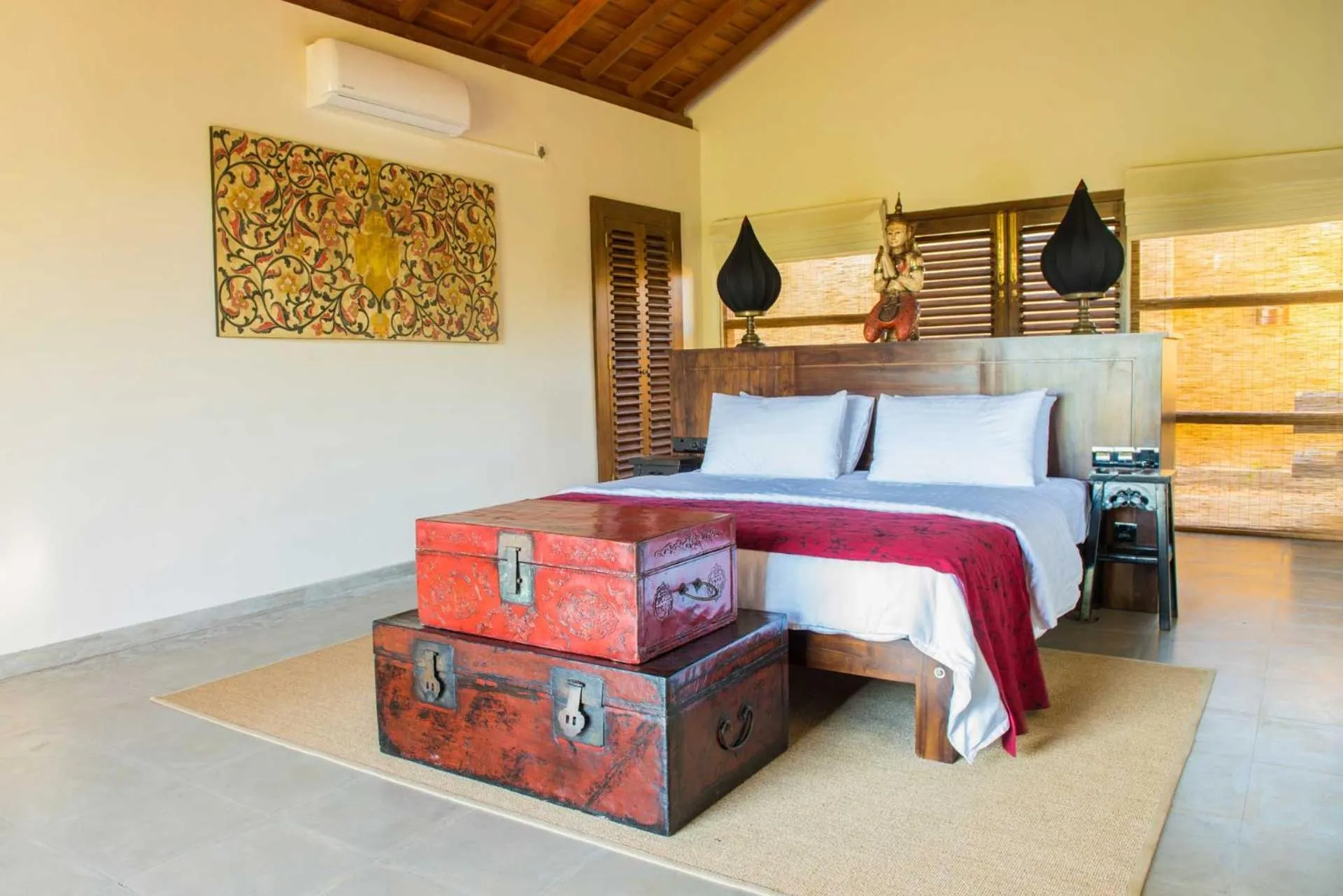 Photo of the whole room, Bed in Kumbukgaha Villa