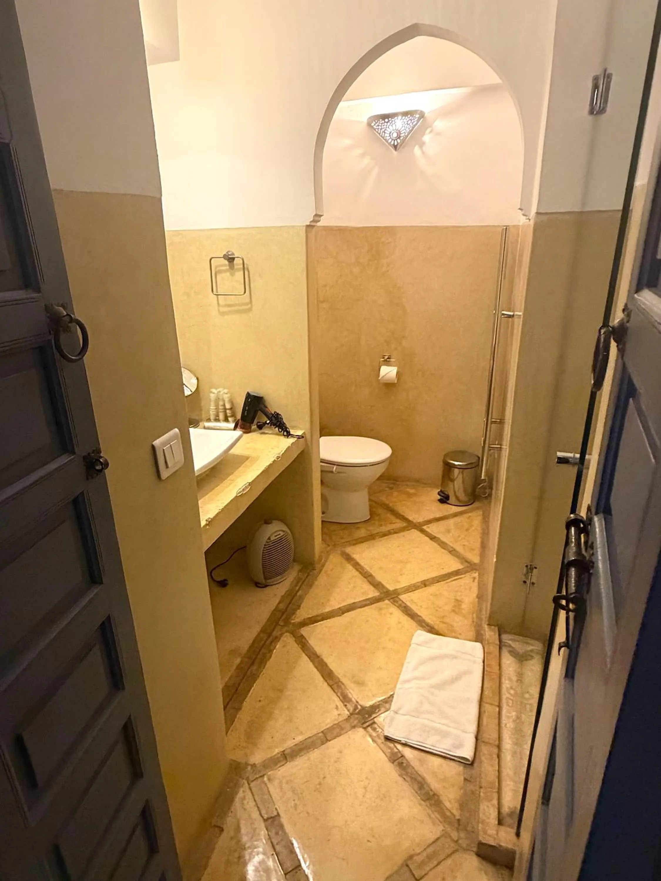Shower in Riad Adore
