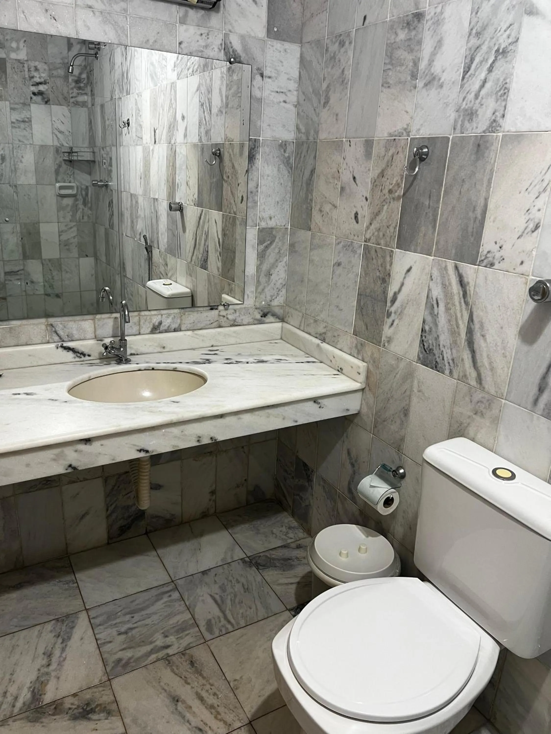 Shower in Grande Hotel