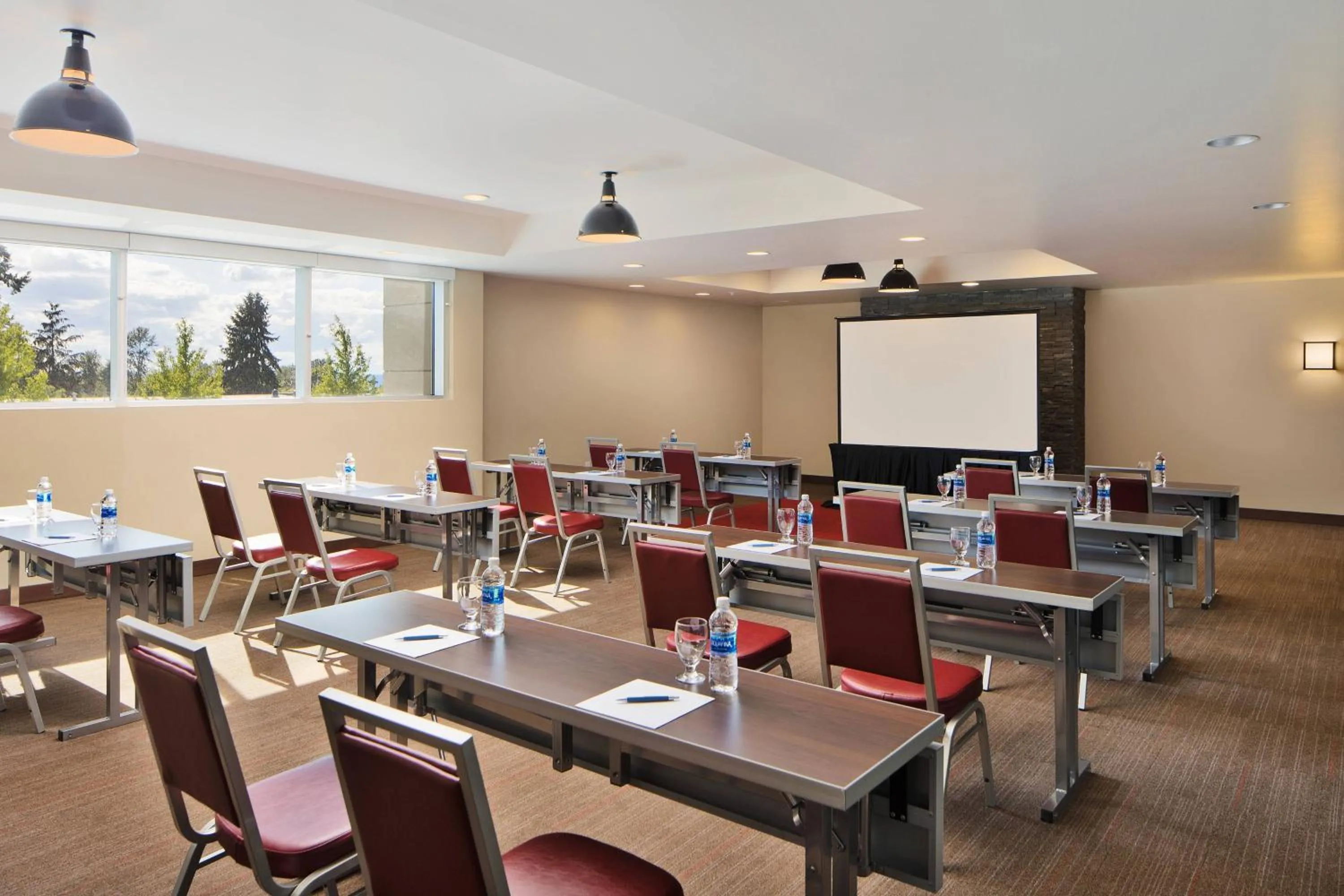 Meeting/conference room in Four Points by Sheraton Seattle Airport South