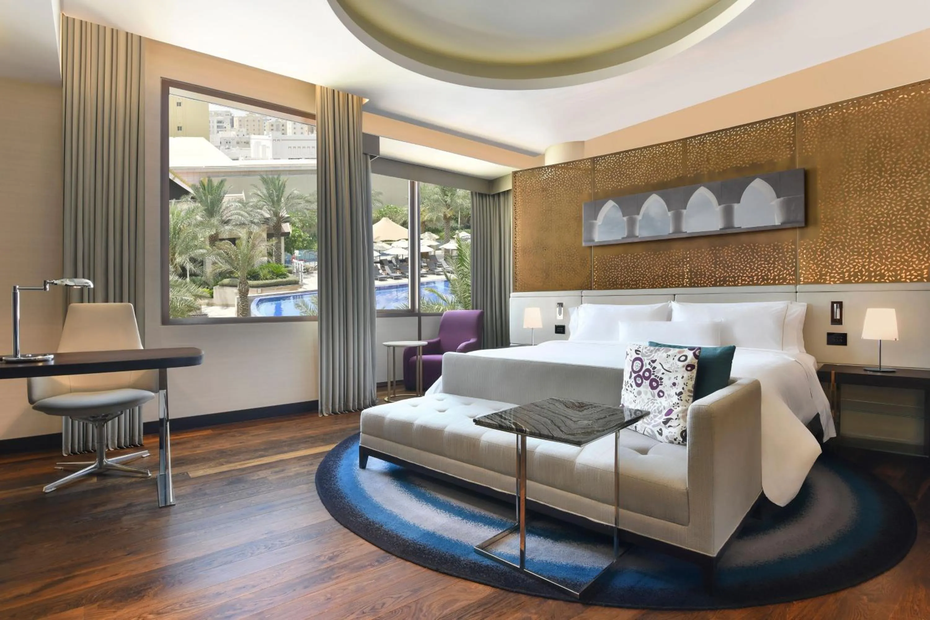 Swimming pool in The Westin Doha Hotel & Spa