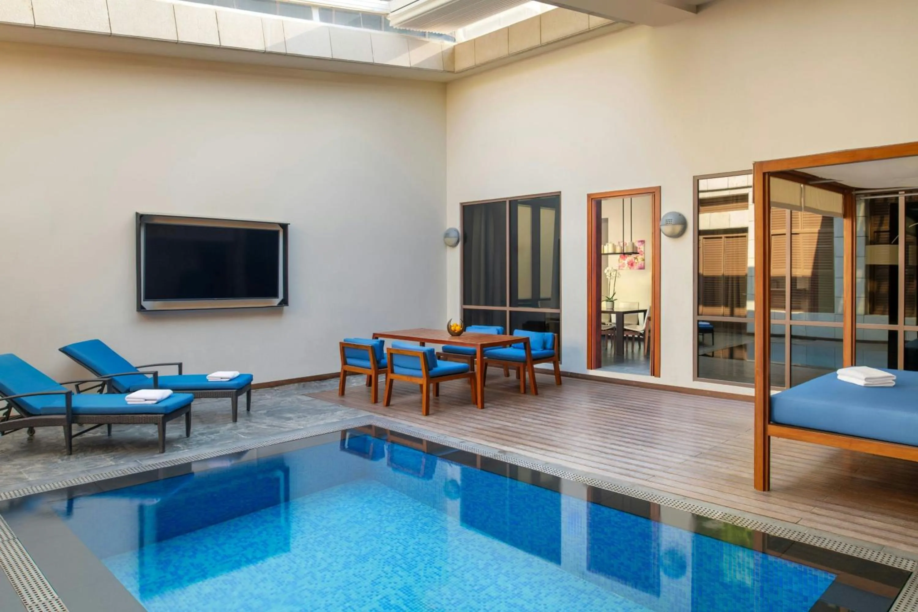 Swimming pool in The Westin Doha Hotel & Spa