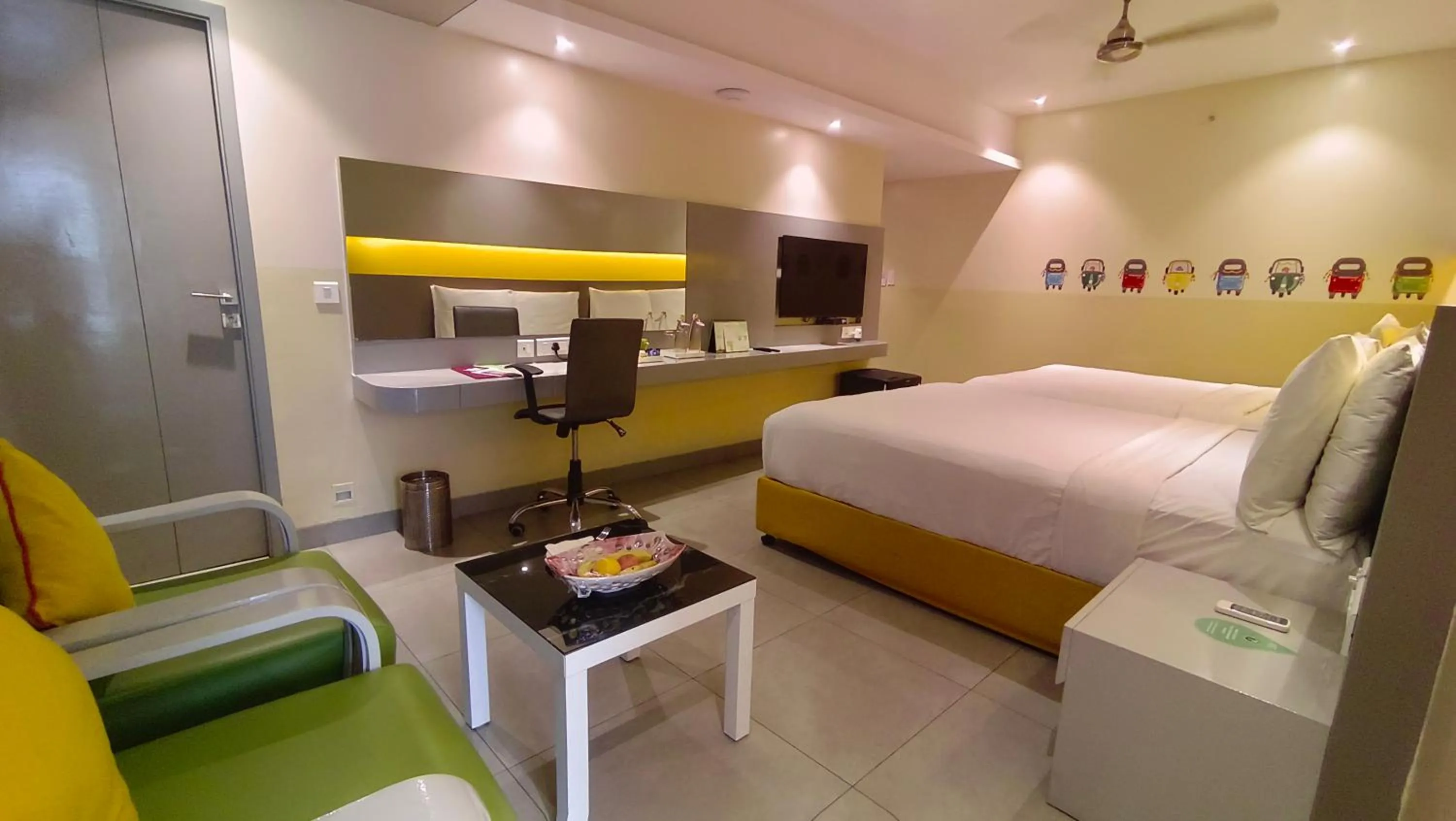 Bedroom, Bed in ZIBE Luxe Hyderabad by GRT Hotels