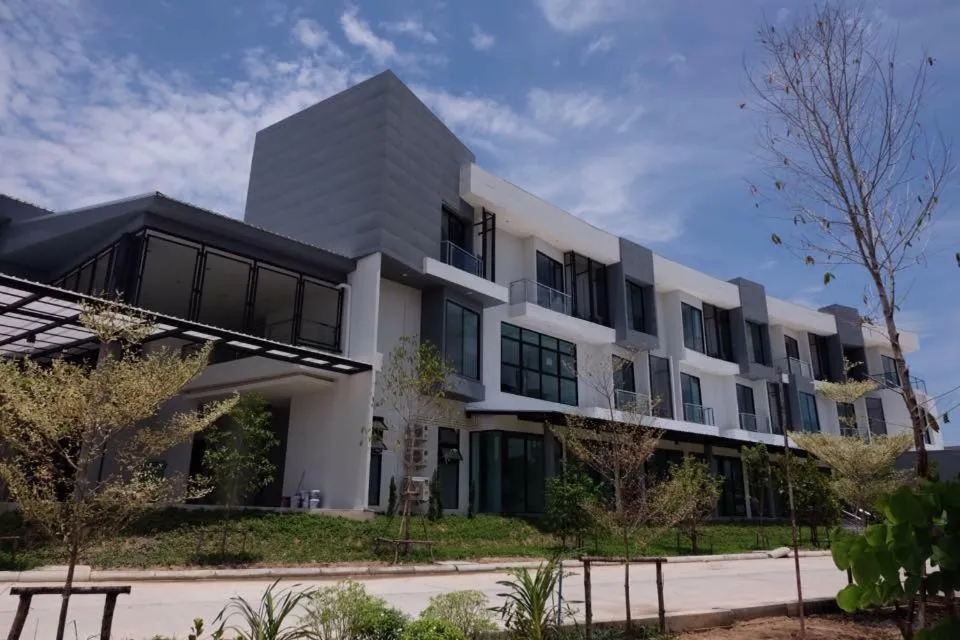 Property building in Hotel Chuan Chom The High Resort Saraburi - SHA Plus