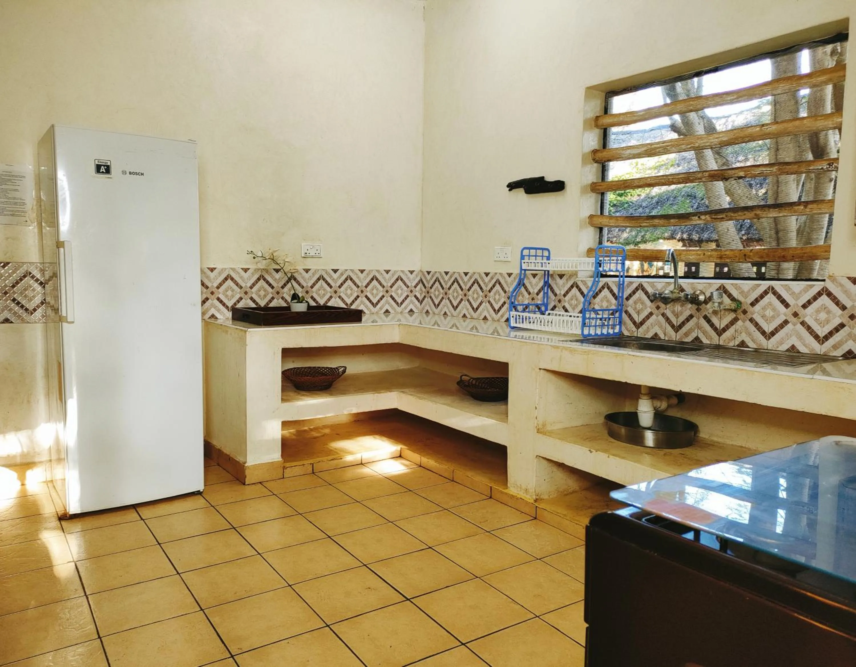 Kitchen or kitchenette in Upani in Diani