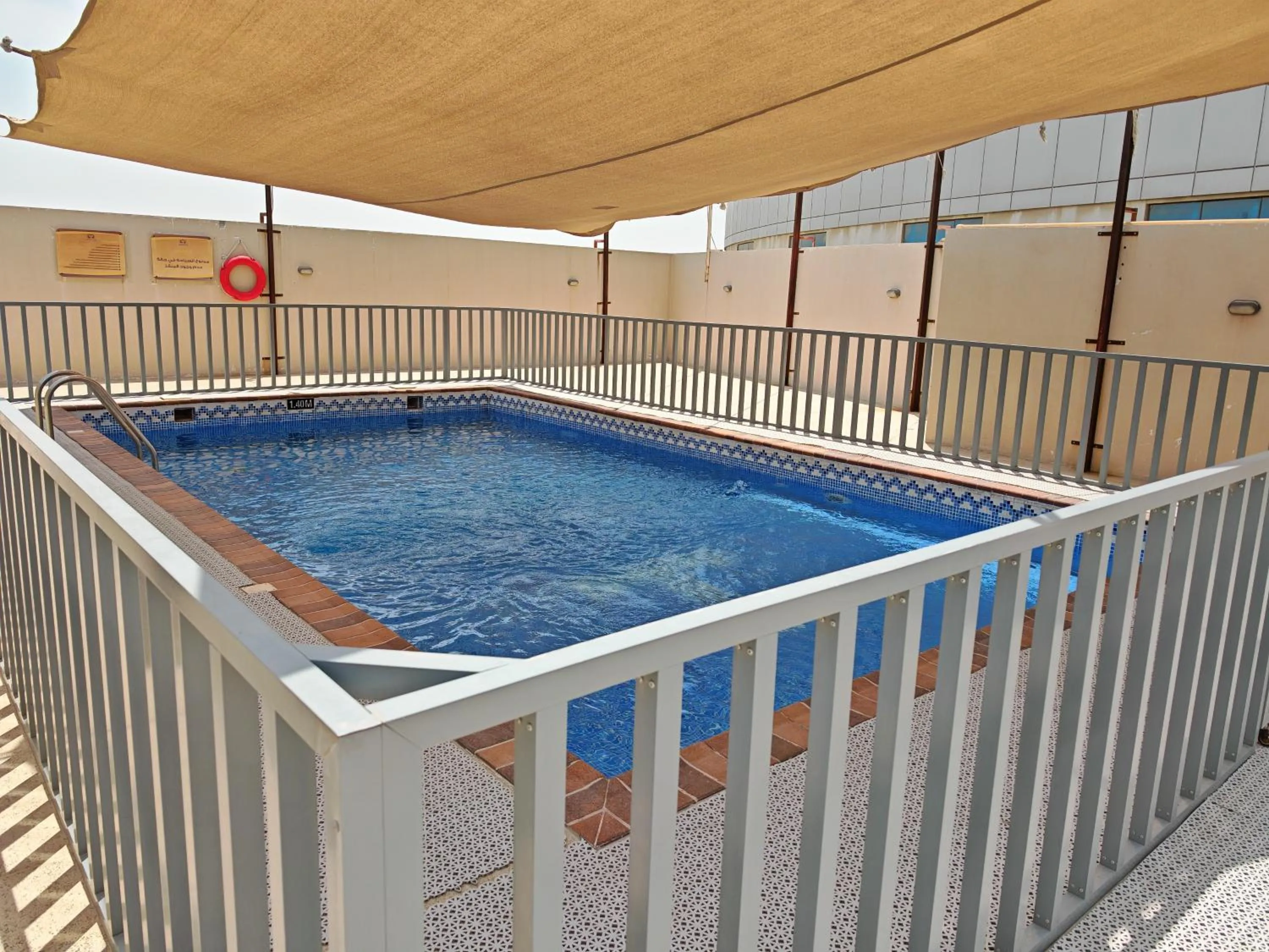 Swimming pool in Travellerinn Serviced Apartment