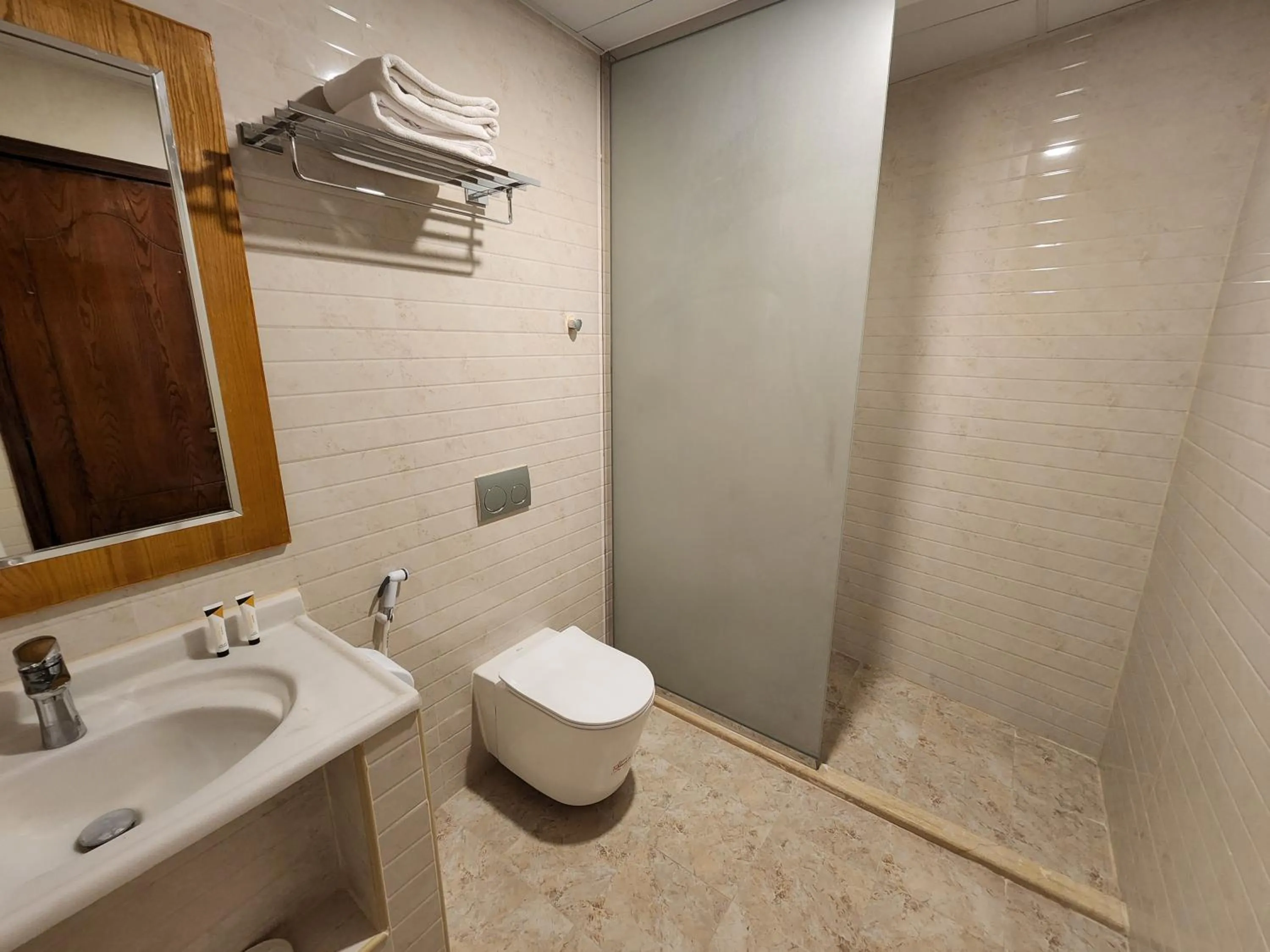 Bathroom in Travellerinn Serviced Apartment