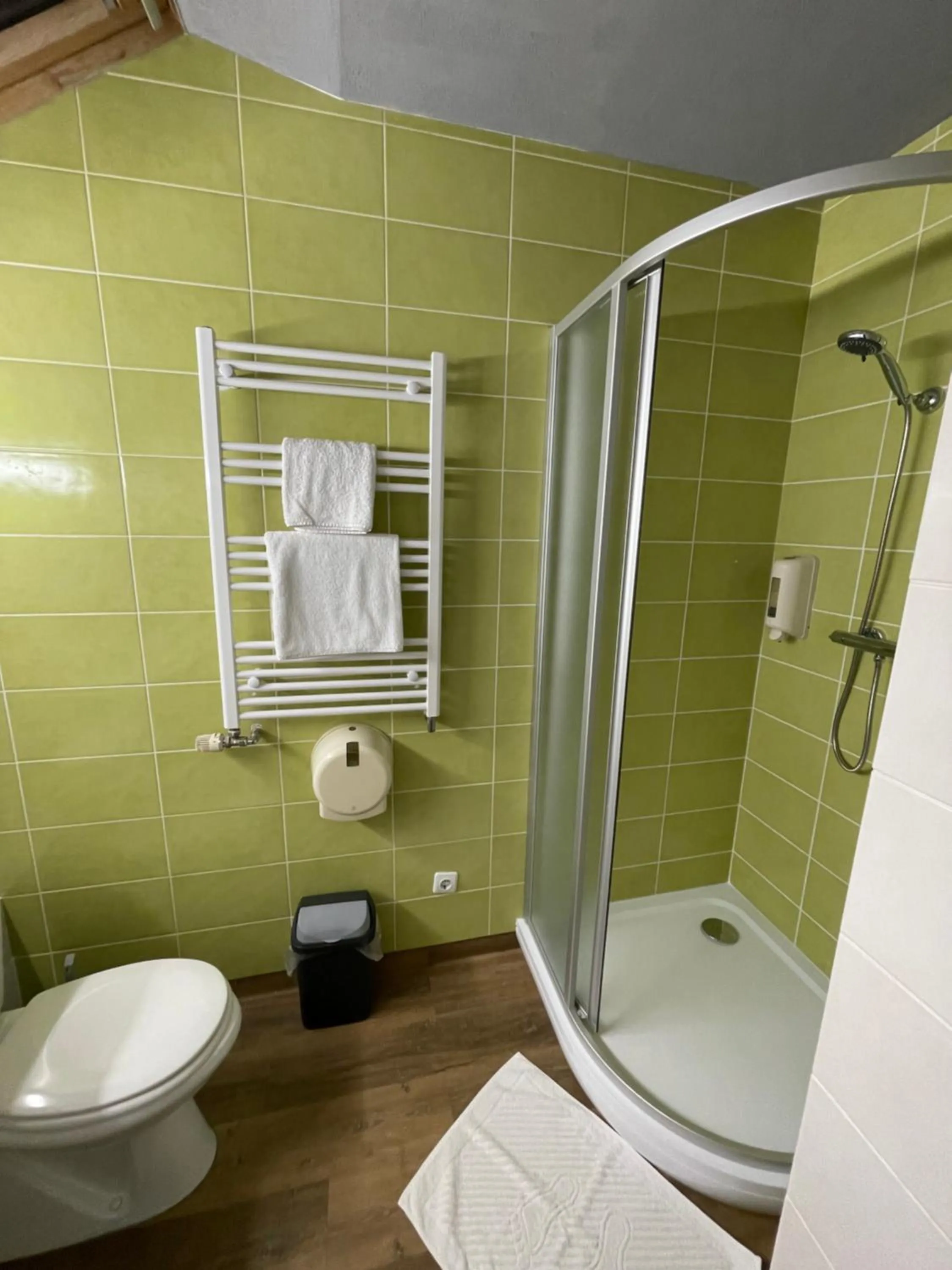 Shower in Akmenine Kerpe