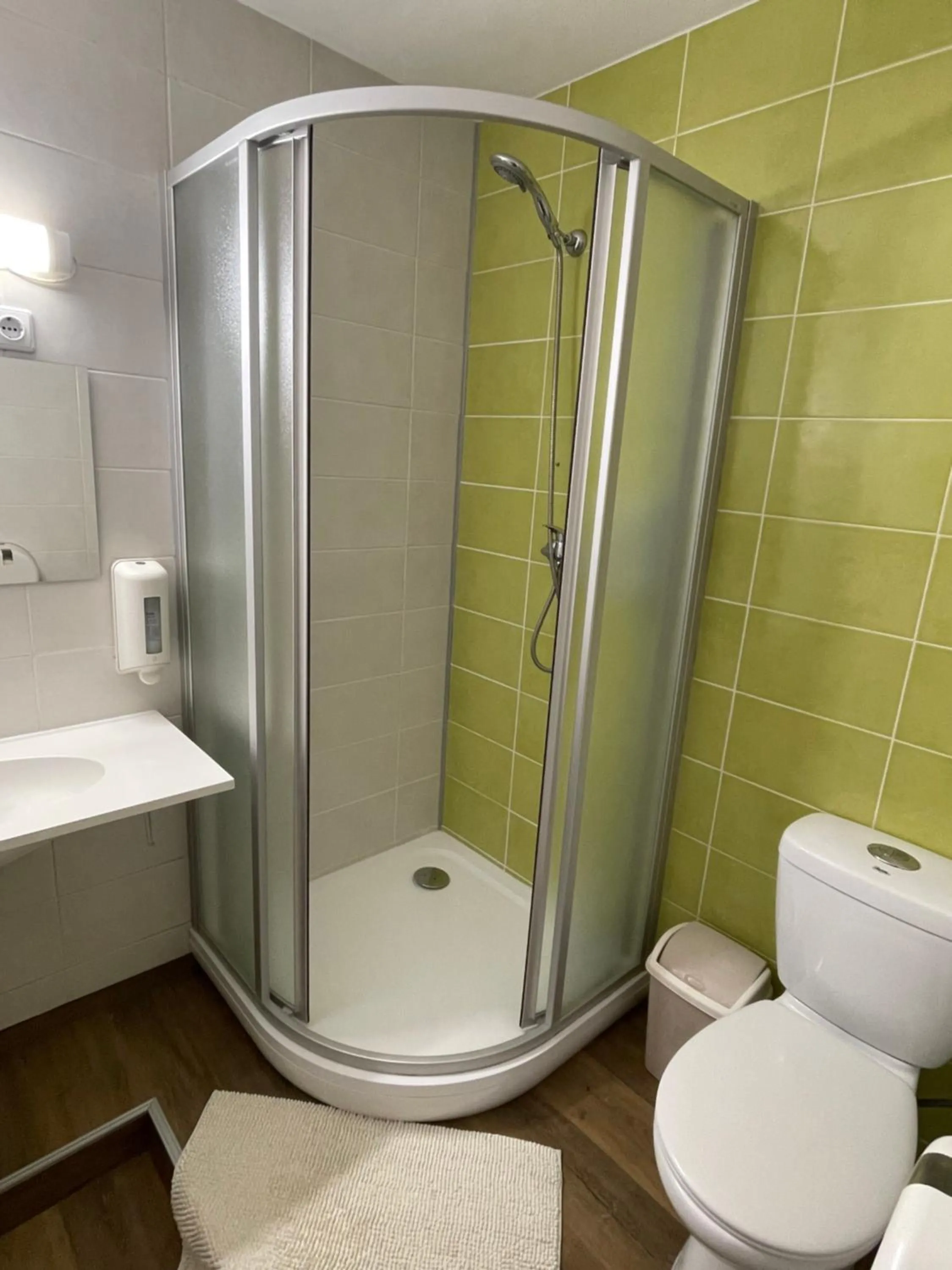 Shower in Akmenine Kerpe